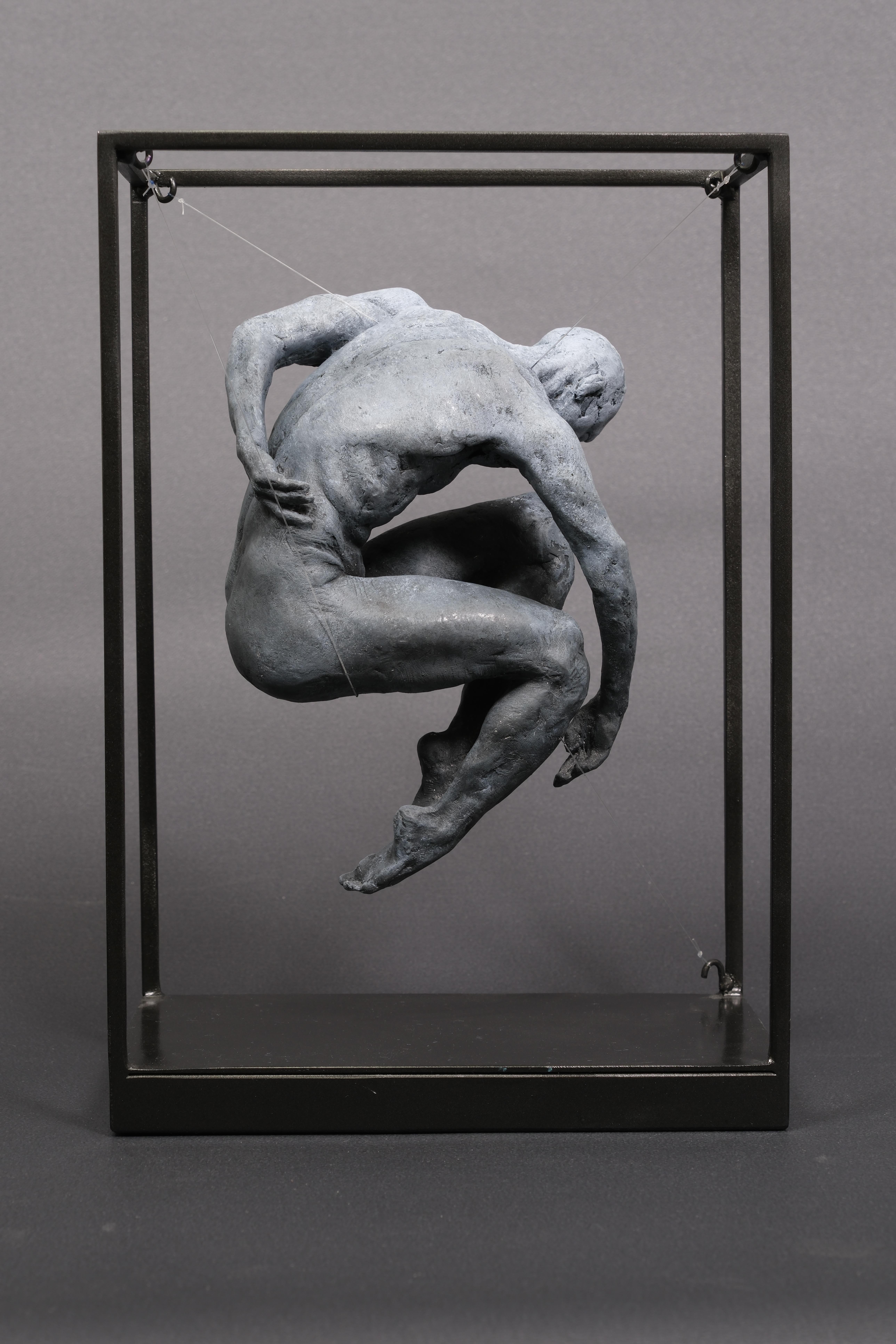 Teardrop III Sculpture en bronze Homme nu Petit Art Contemporain Classique en vente 5