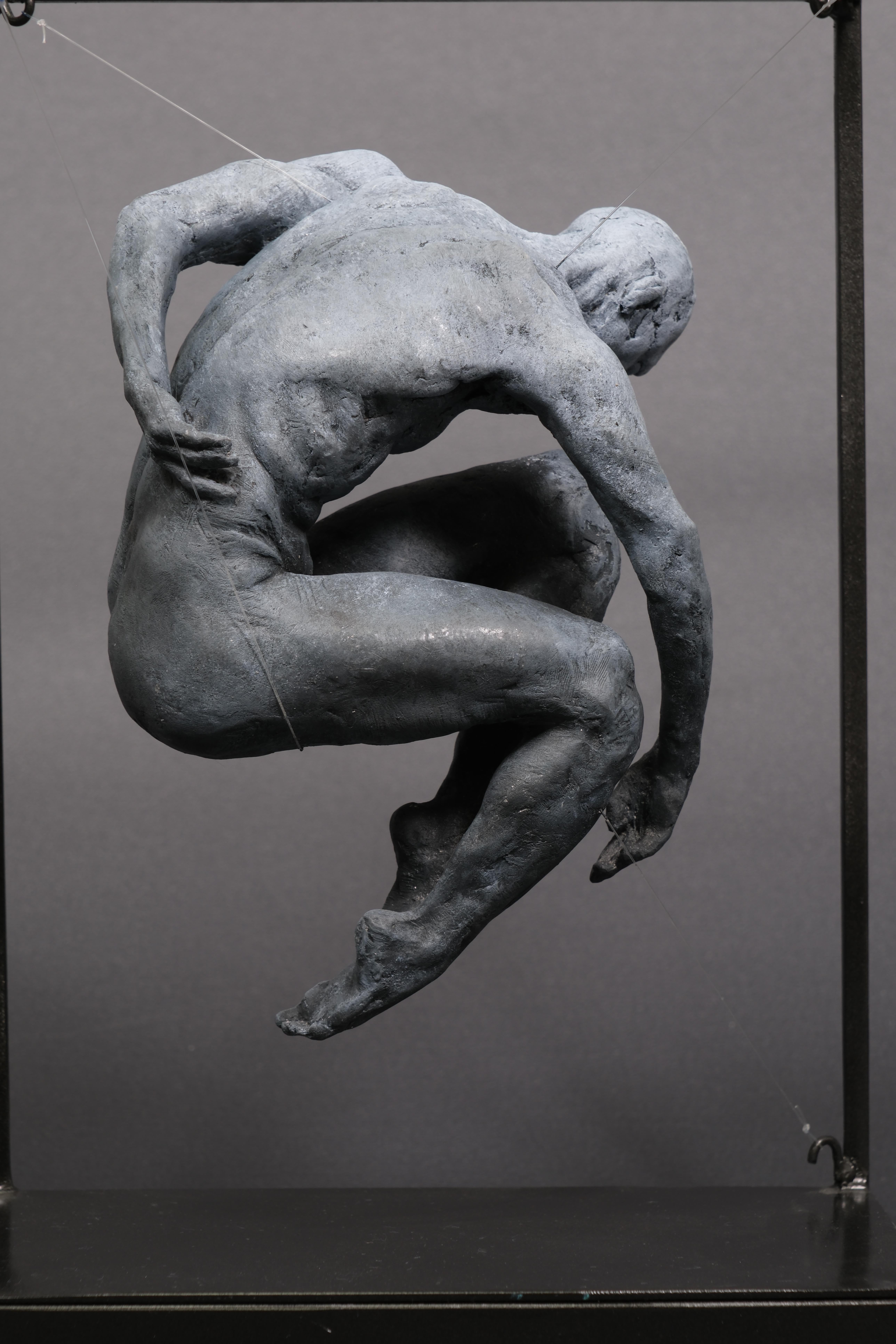 Teardrop III Sculpture en bronze Homme nu Petit Art Contemporain Classique en vente 6