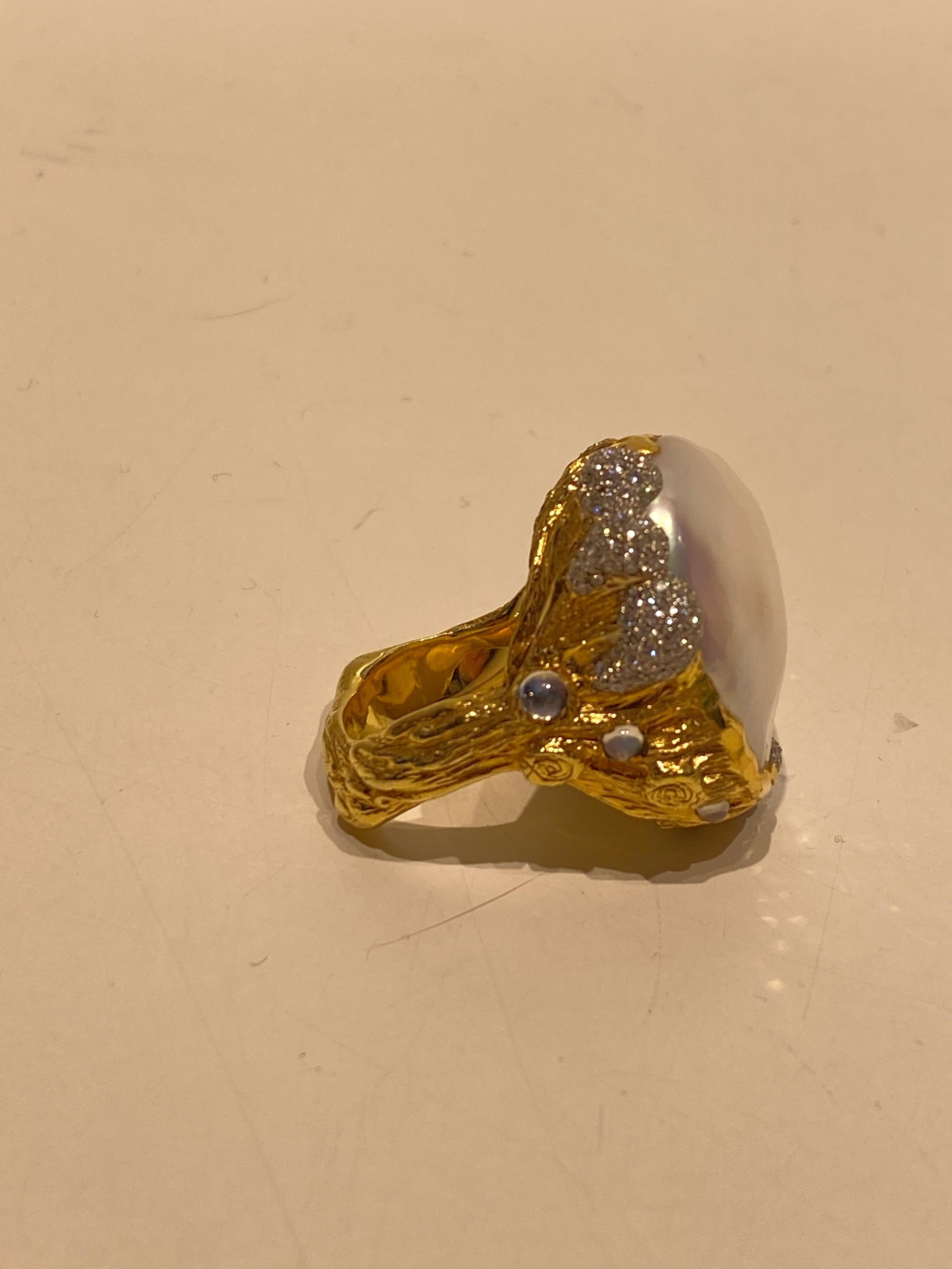 Women's Victor Velyan Pearl, Diamonds and Moonstone Ring in 24 Karat Yellow Gold For Sale