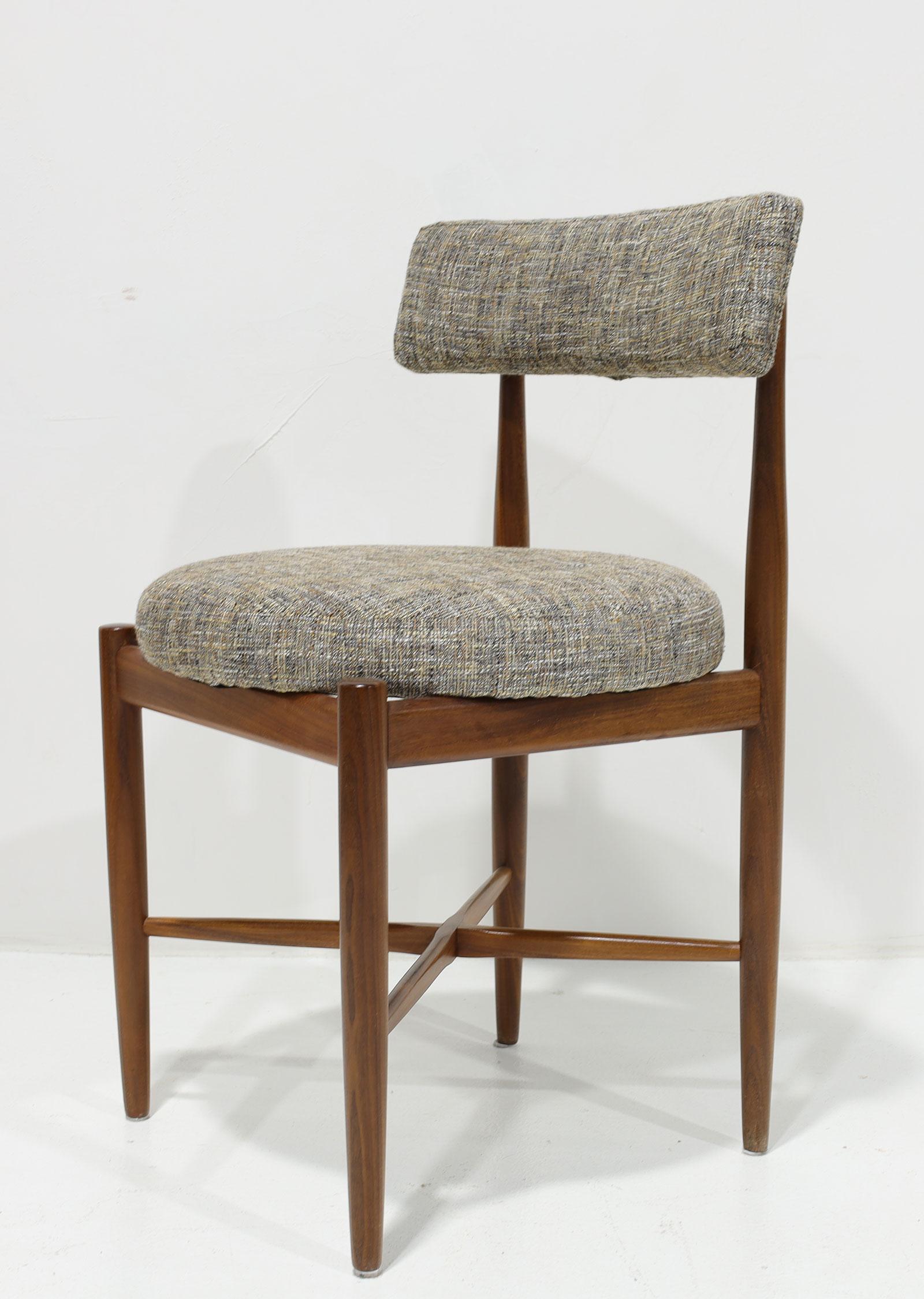 Victor Bramwell Wilkins for G Plan, set of eight dining chairs, model 'Fresco', woven upholstery, teak, United Kingdom, 1967

Set of eight dining chairs, designed by Victor Bramwell Wilkins for the British manufacturer G Plan in 1967. Wilkins