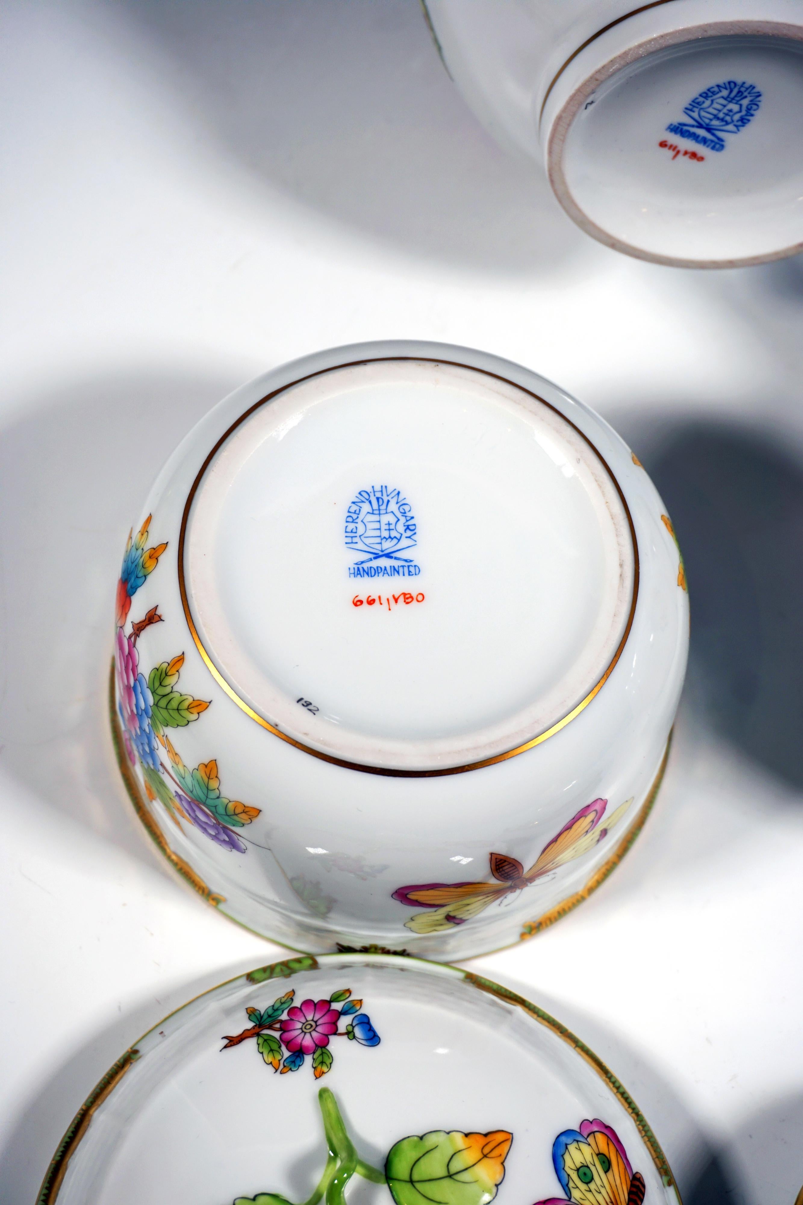 Victoria Avec Bord En Or Coffee Set For 6 Persons Herend Hungary 20th Century In Good Condition In Vienna, AT