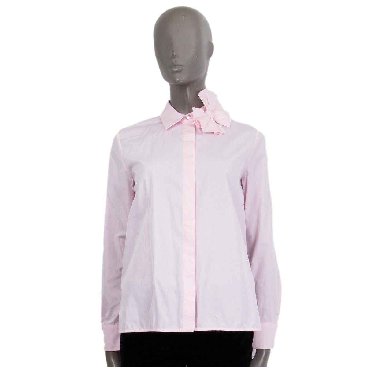 VICTORIA BECKHAM baby pink cotton BOW DETAILE Button Up Shirt Top 8 XS In Excellent Condition For Sale In Zürich, CH