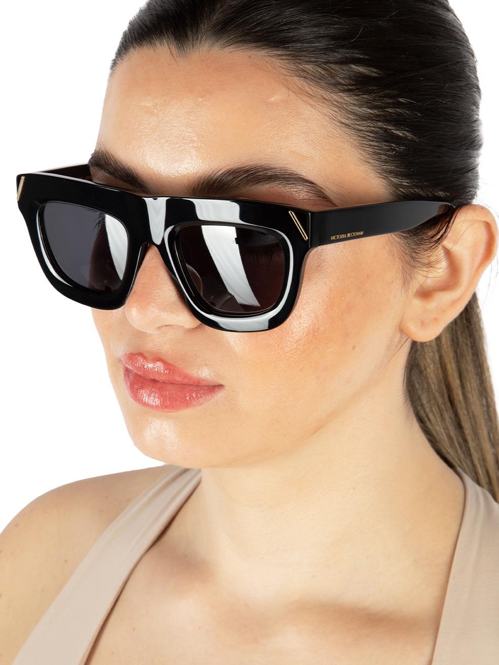 CONDITION is New with tags on this brand new Victoria Beckhamdesigner item. This item comes with original packaging.
 
 
 
 Details
 
 
 Model: VB642S
 
 Black
 
 Acetate
 
 Browline Sunglasses
 
 Grey Tinted Lens
 
 Full-Rim
 
 100% UV protection

