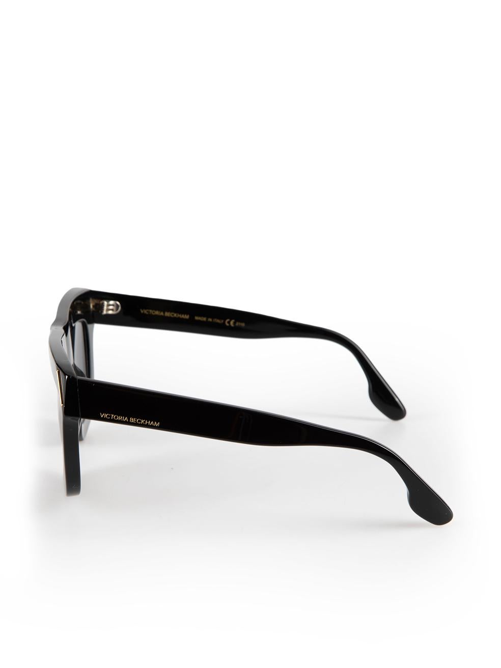 Schwarze, gefärbte Victoria Beckham-Sonnenbrille mit Browline-Tönen im Angebot 1