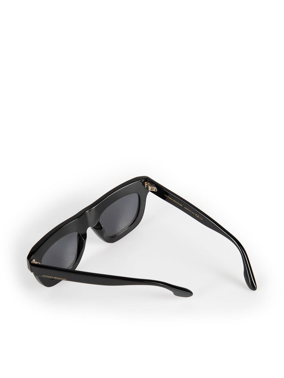 Schwarze, gefärbte Victoria Beckham-Sonnenbrille mit Browline-Tönen im Angebot 4