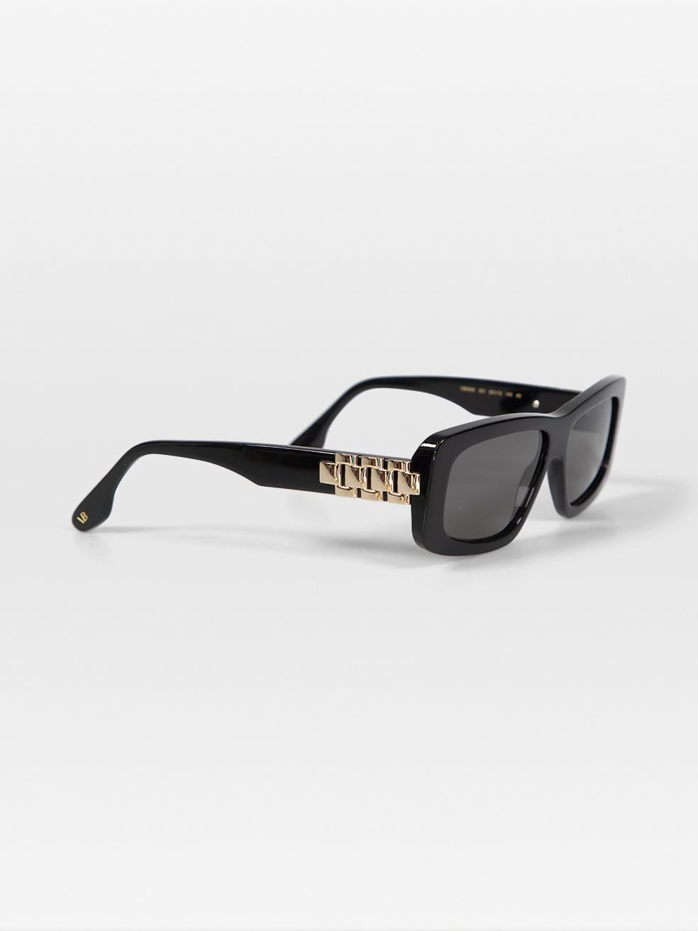 Victoria Beckham Black Chain Rectangular Sunglasses In New Condition For Sale In London, GB