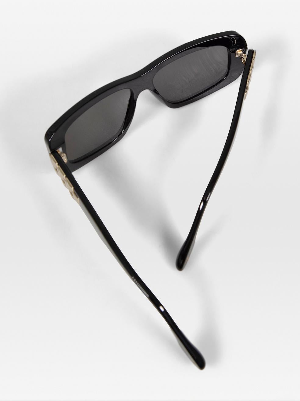 Victoria Beckham Black Chain Rectangular Sunglasses For Sale 3