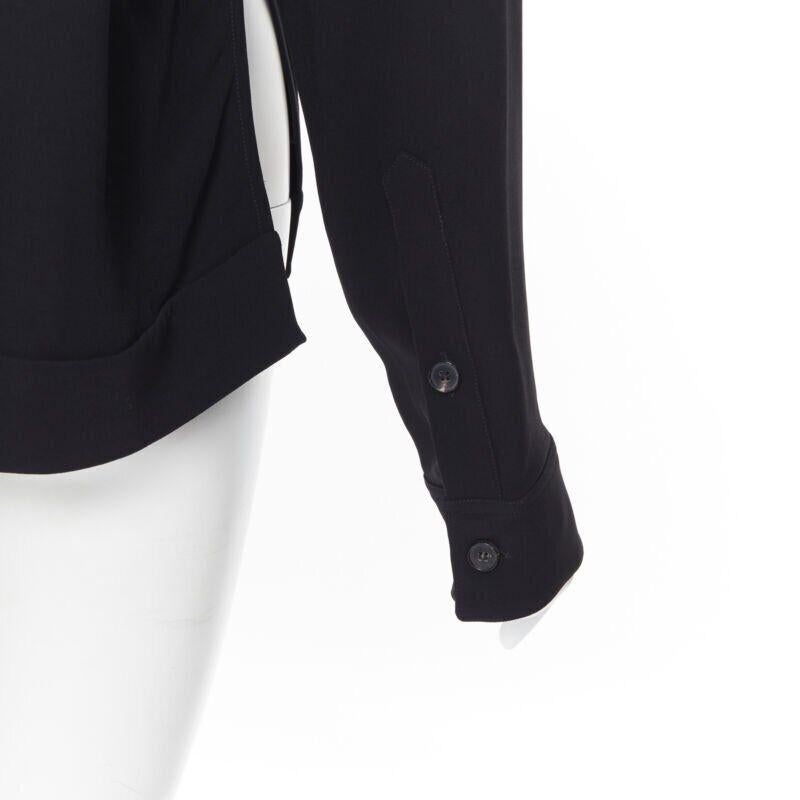 VICTORIA BECKHAM Schwarzes Blusentop aus Krepp mit Brusttasche und Stehkragen UK8 M im Angebot 5