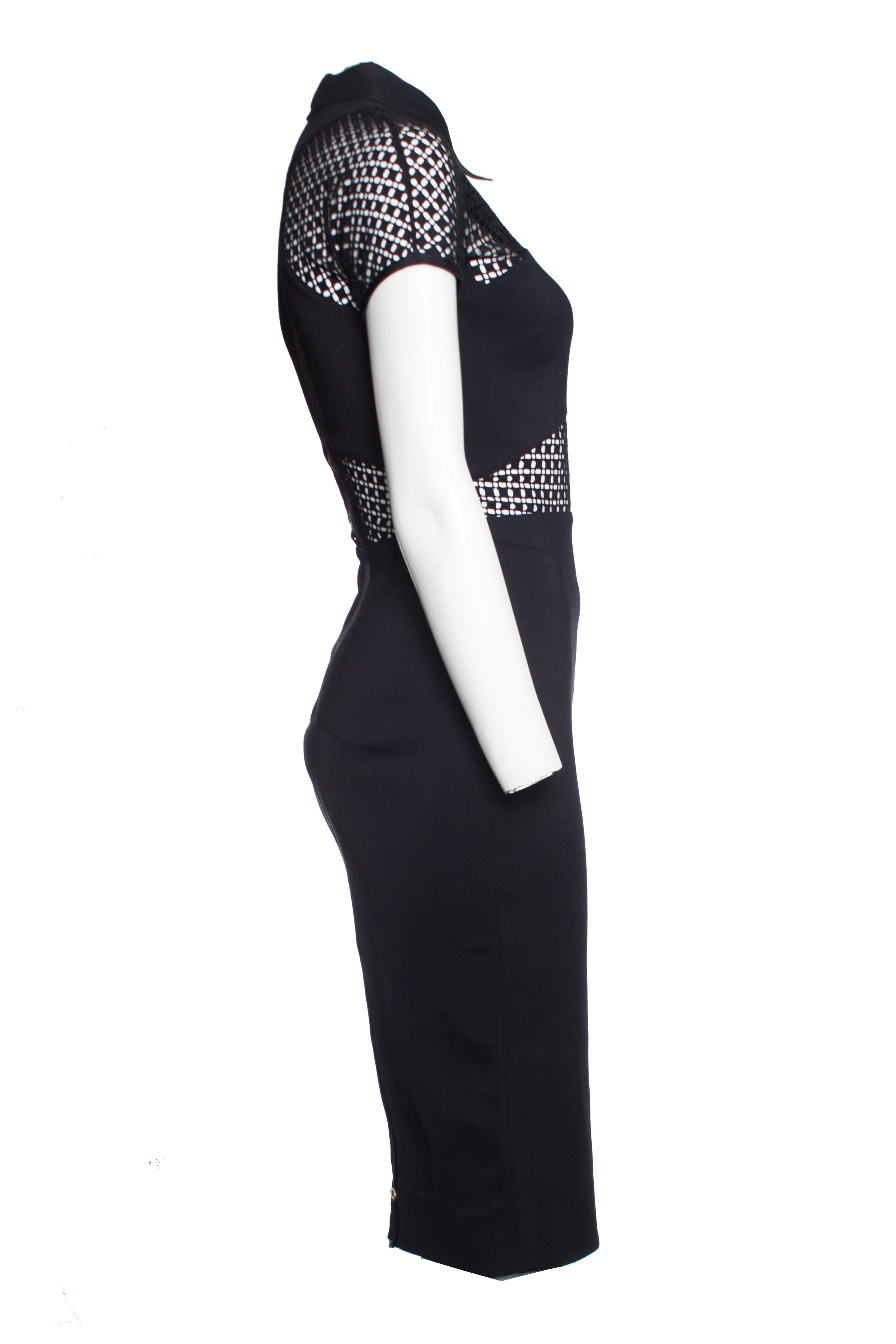 Victoria Beckham, robe ajustée en dentelle graphique noire Excellent état - En vente à AMSTERDAM, NL