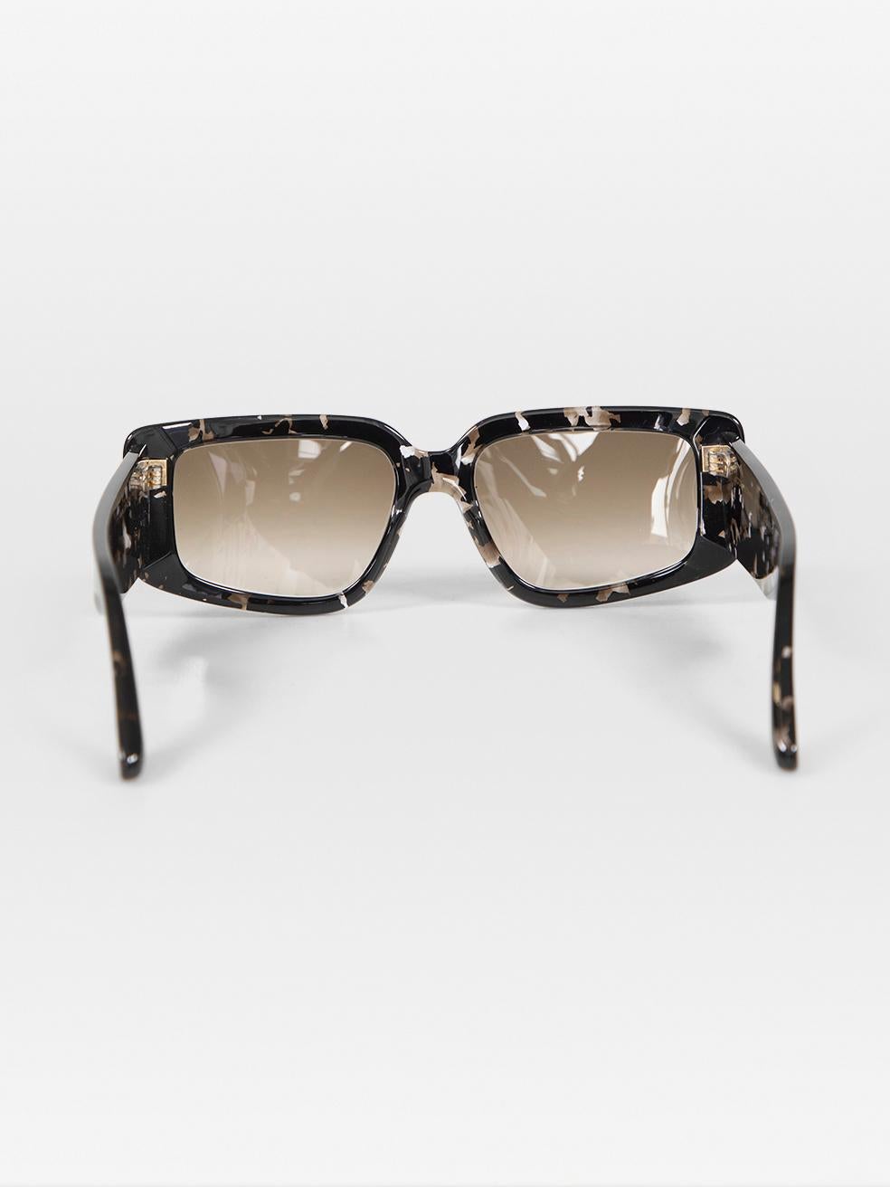 Women's Victoria Beckham Black Havana Rectangular Sunglasses For Sale