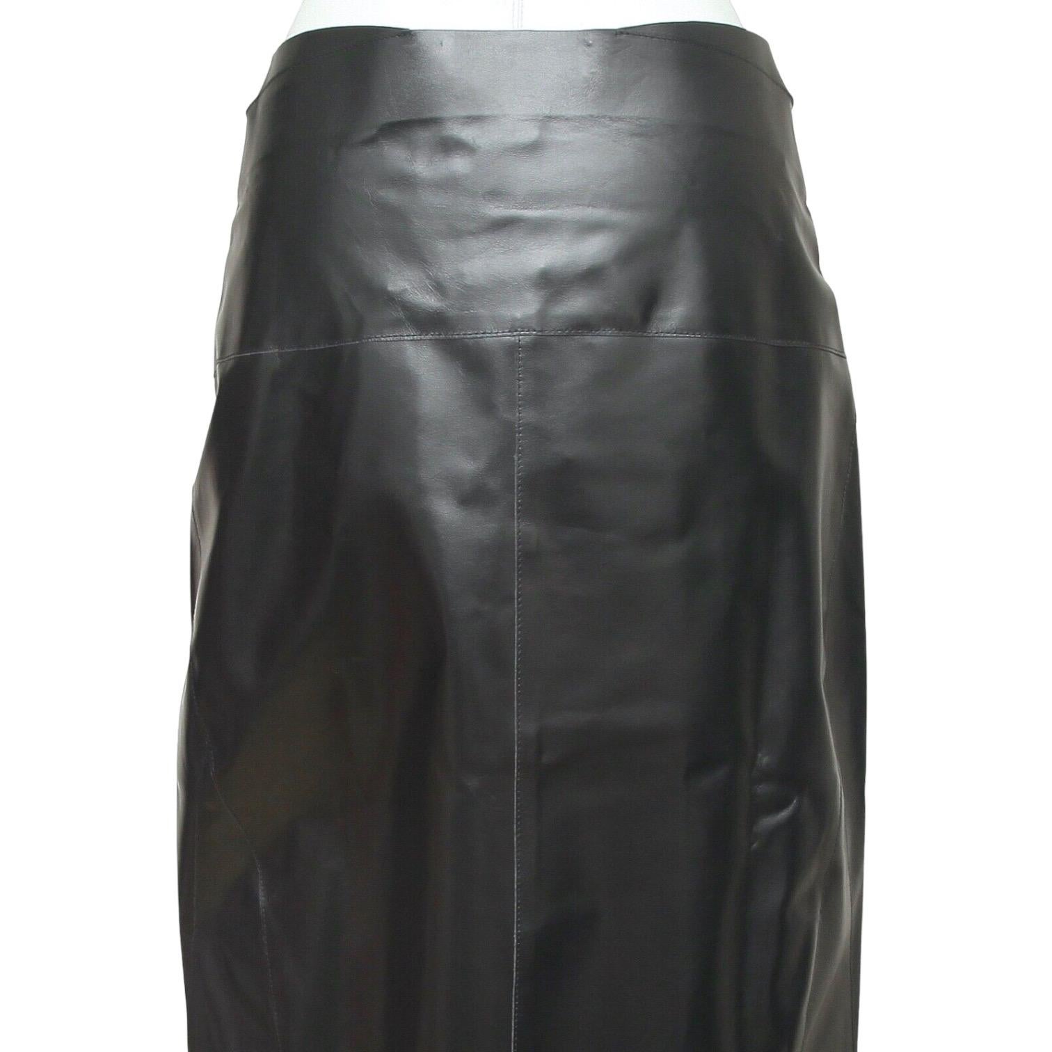 VICTORIA BECKHAM Black Leather Skirt Silver Tone Snaps Mid Length US 4 UK 8 BNWT In New Condition For Sale In Hollywood, FL