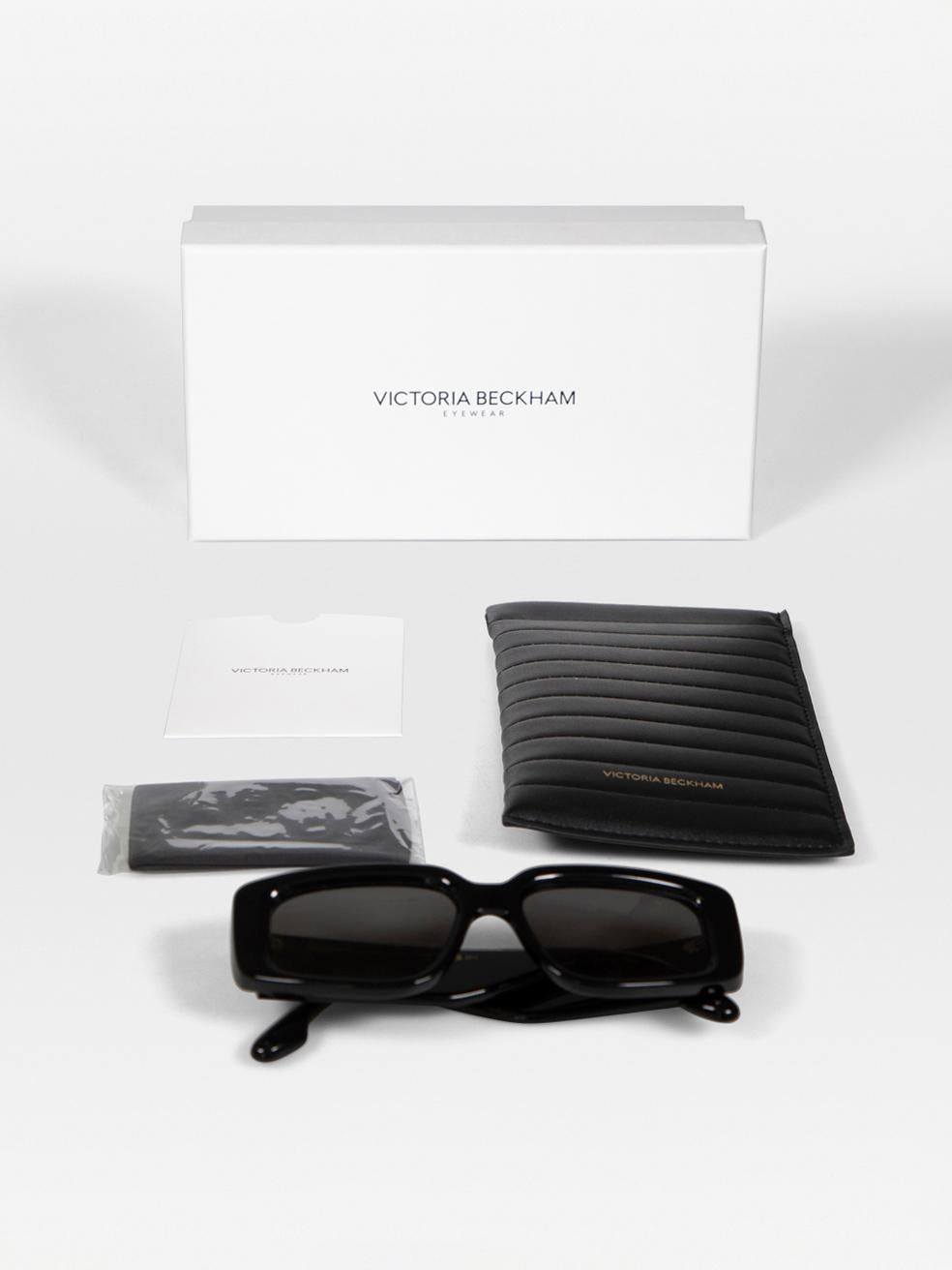 Victoria Beckham Black Logo Rectangular Sunglasses For Sale 5