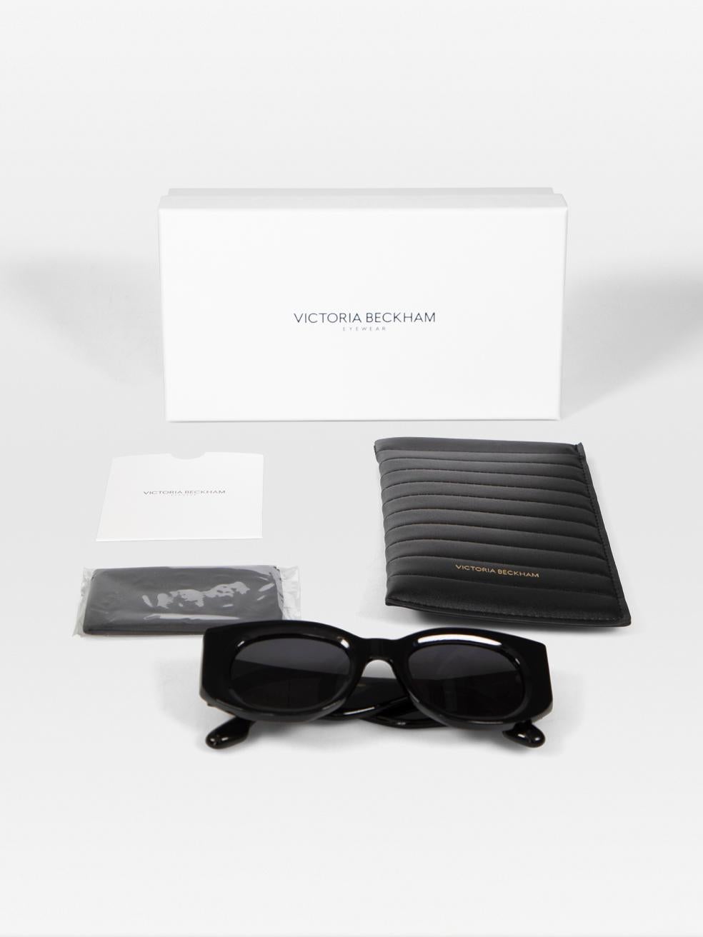 Victoria Beckham Black Oval Tinted Logo Sunglasses For Sale 5