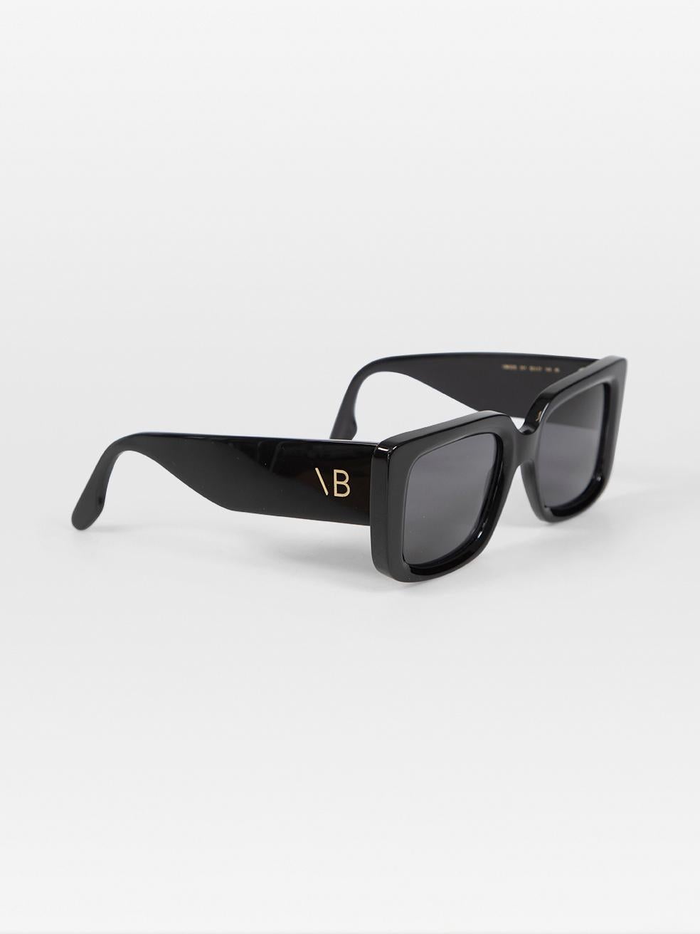 Victoria Beckham Black Rectangle Tinted Logo Sunglasses In New Condition For Sale In London, GB