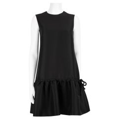 Victoria Beckham Vestido negro con dobladillo de volantes Talla M