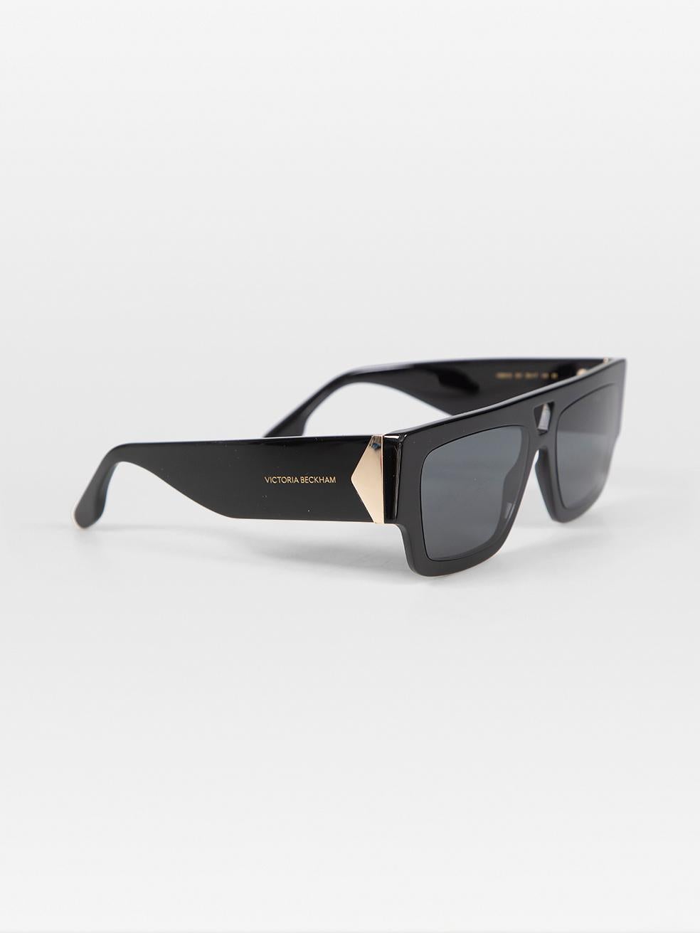 Victoria Beckham Black Square Logo Tinted Sunglasses In New Condition For Sale In London, GB