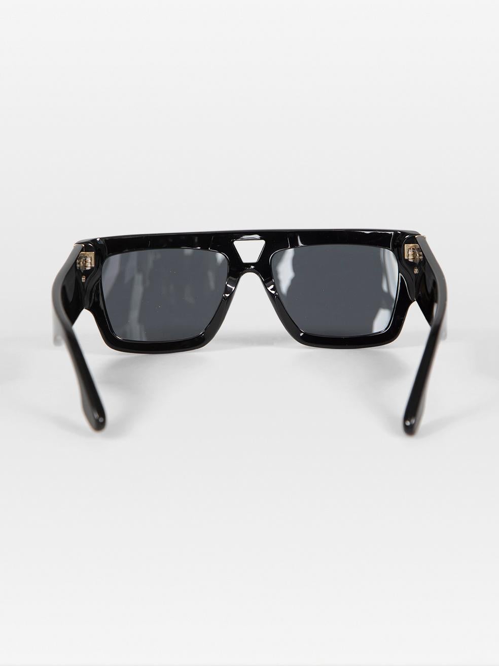 Women's Victoria Beckham Black Square Logo Tinted Sunglasses For Sale