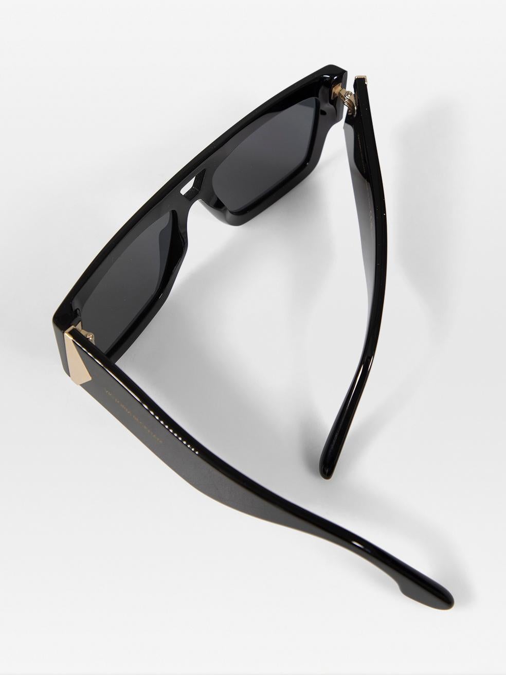 Victoria Beckham Black Square Logo Tinted Sunglasses For Sale 3