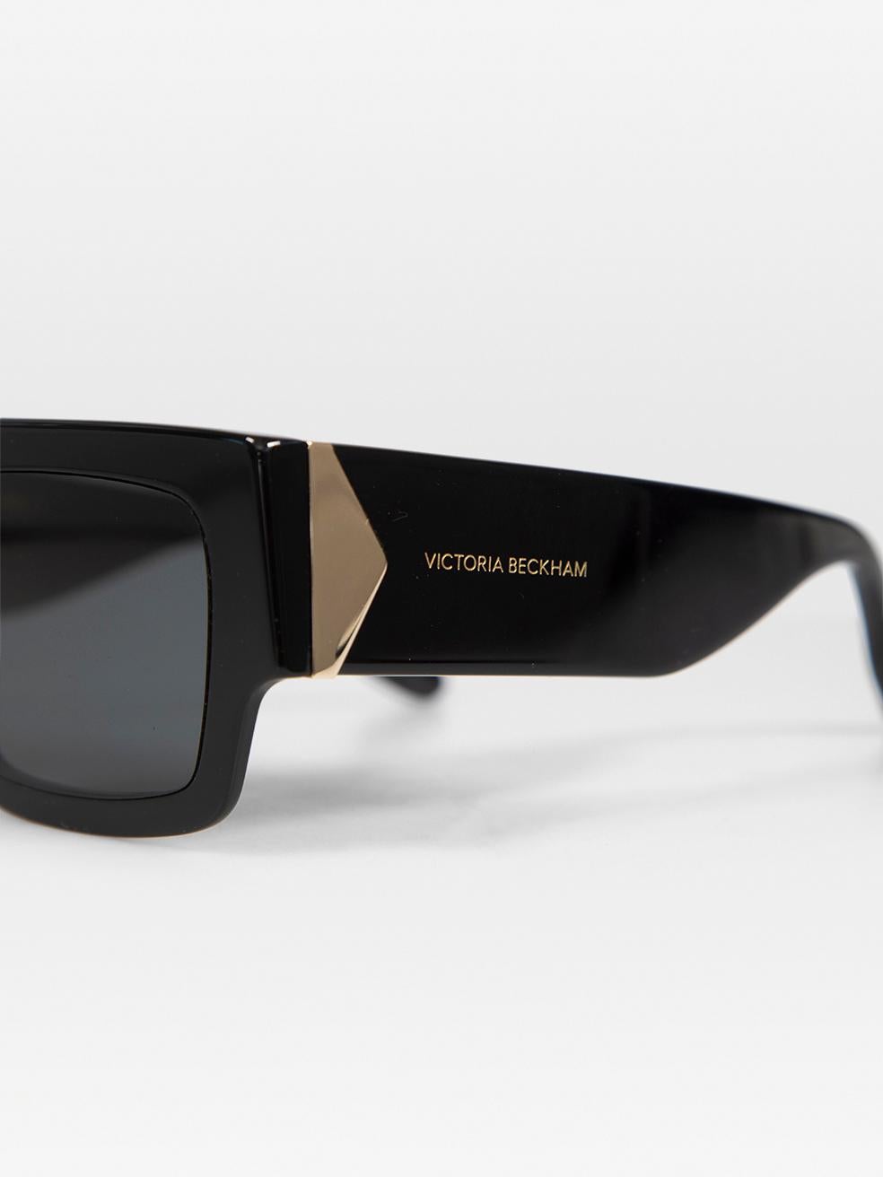 Victoria Beckham Black Square Logo Tinted Sunglasses For Sale 4