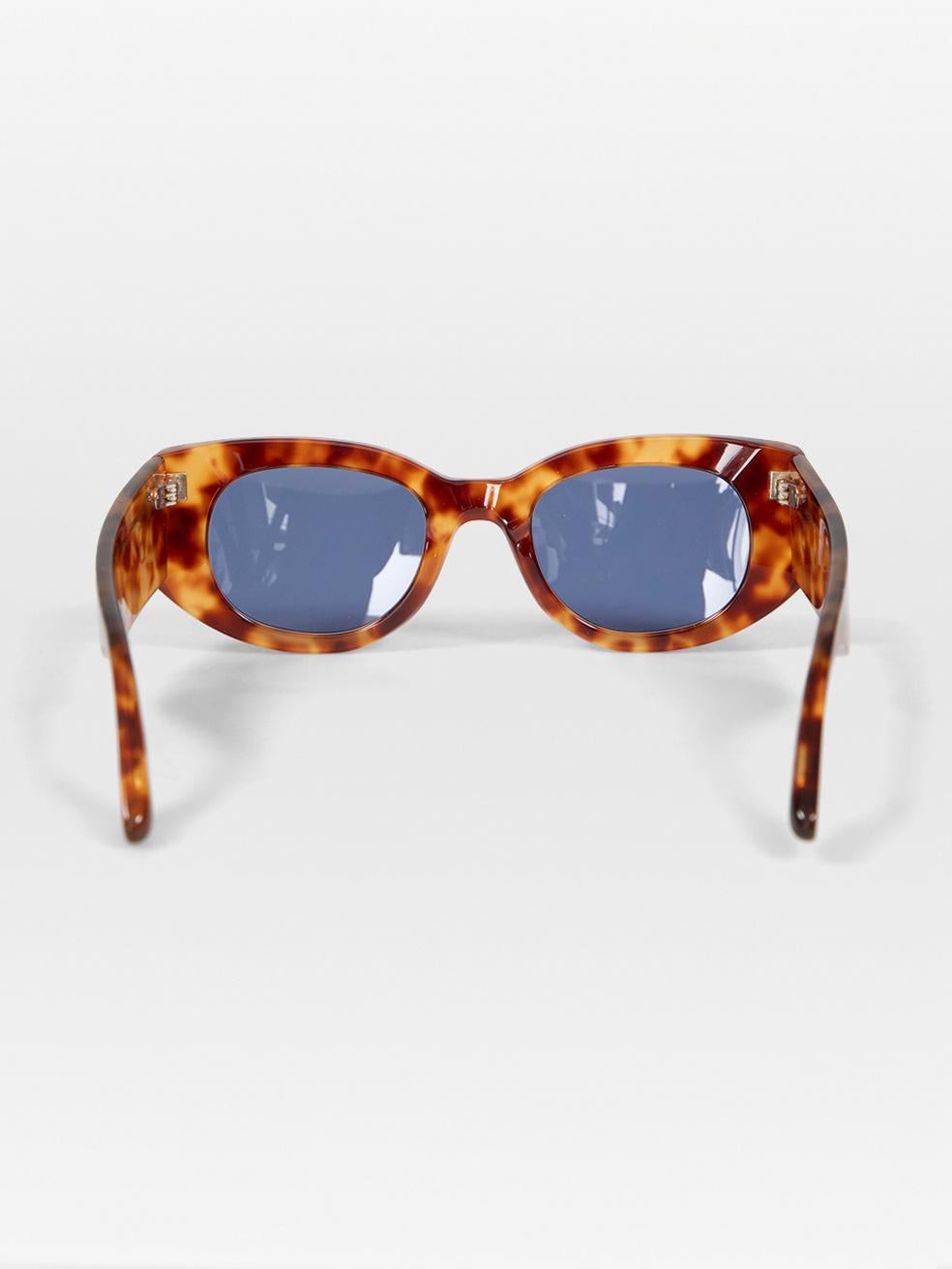 Victoria Beckham Blonde Havana Oval Tinted Sunglasses In New Condition For Sale In London, GB