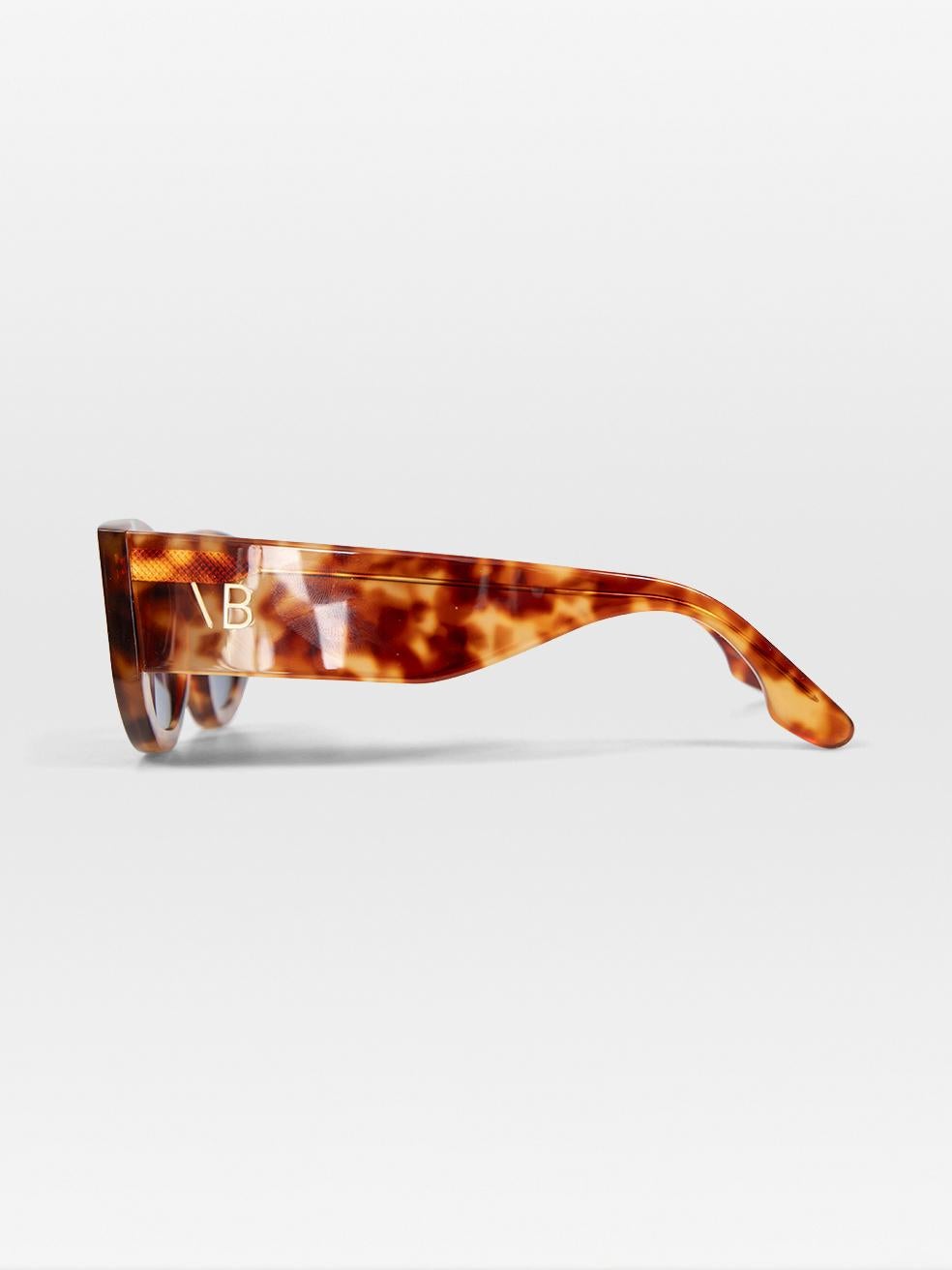 Women's Victoria Beckham Blonde Havana Oval Tinted Sunglasses For Sale