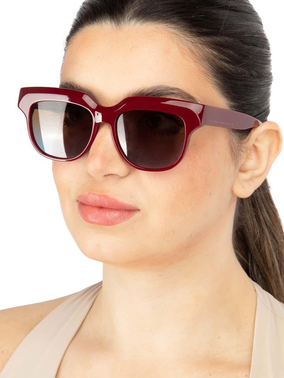 CONDITION is New with tags on this brand new Victoria Beckham designer item. This item comes with original packaging.
 
 
 
 Details
 
 
 Model: VB604S 604
 
 Burgundy
 
 Acetate
 
 D-Frame Sunglasses
 
 Gradient Orange Blue Lens
 
 Branding at the