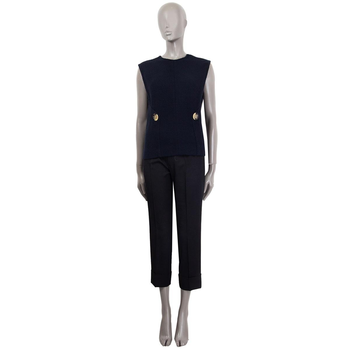 100% authentic Victoria Beckham textured vest with two-button detail in midnigh blue in wool(82%), polyamide (16%) and elasatne (2%). Opens with a zipper on the back. Has been worn and is in excellent condition. 

Measurements
Tag