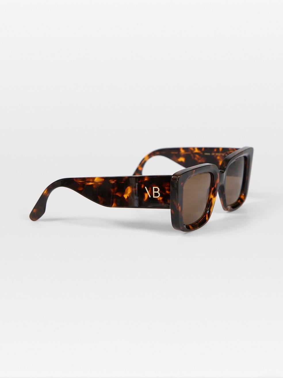 Victoria Beckham Dark Havana Tinted Rectangular Sunglasses In New Condition For Sale In London, GB