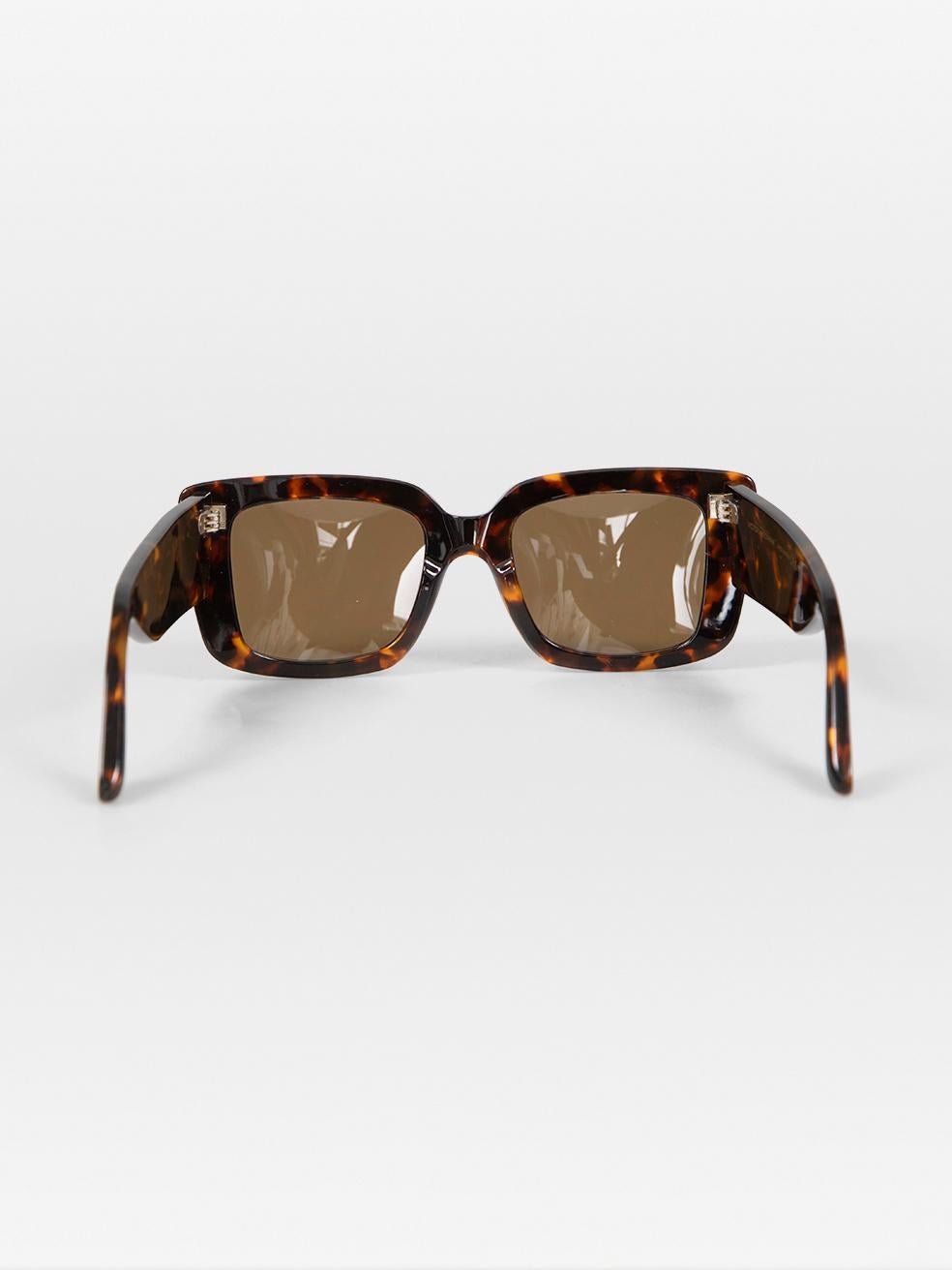 Women's Victoria Beckham Dark Havana Tinted Rectangular Sunglasses For Sale
