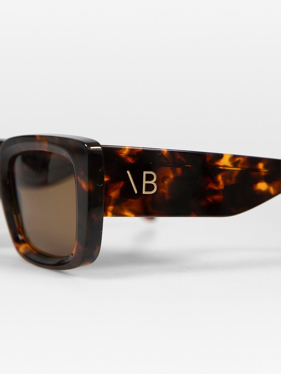 Victoria Beckham Dark Havana Tinted Rectangular Sunglasses For Sale 4