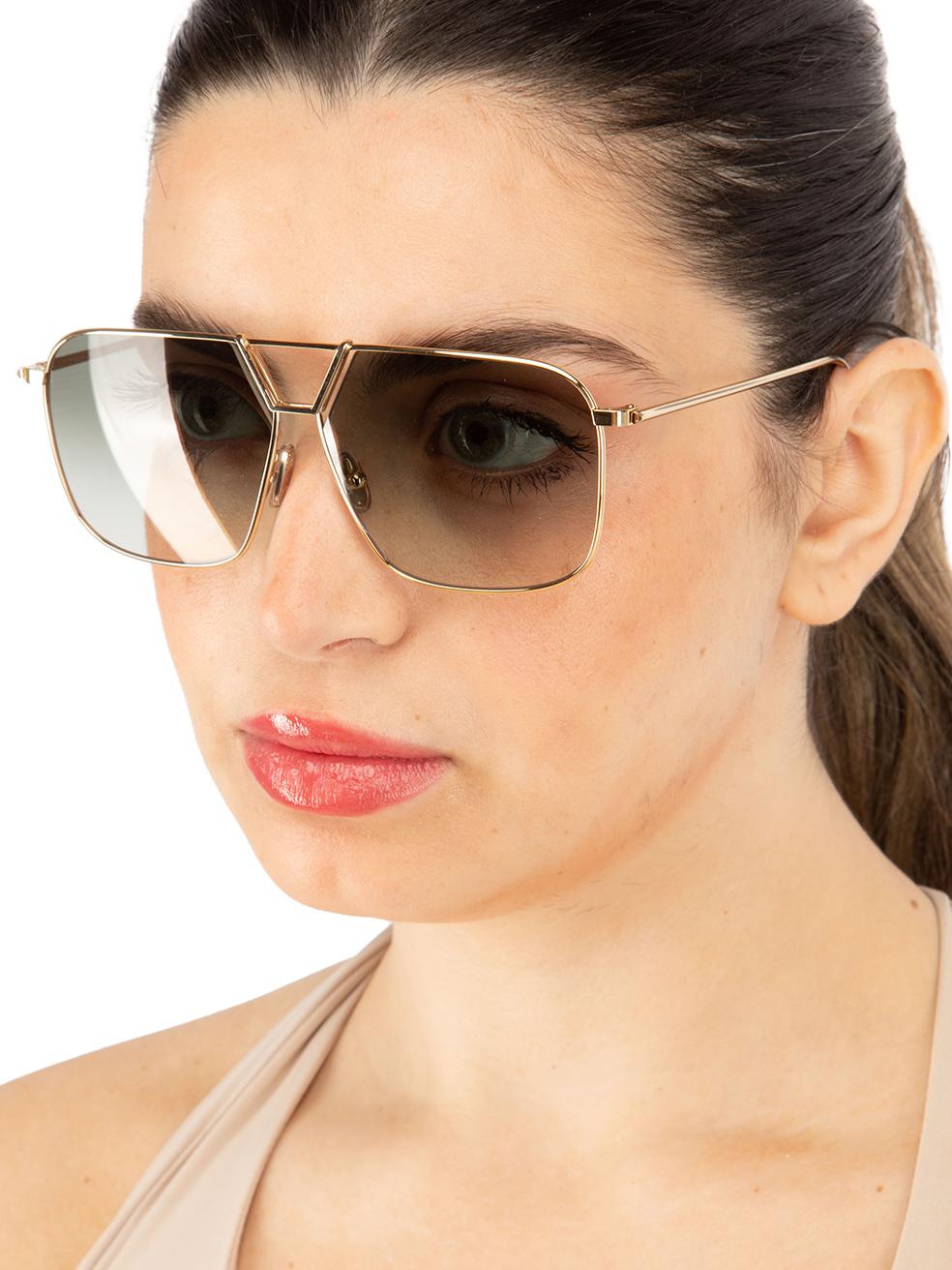 CONDITION is New with tags on this brand new Victoria Beckhamdesigner item. This item comes with original packaging.
 
 
 
 Details
 
 
 Model: VB204S 713 60
 
 Gold
 
 Metal
 
 Square Eye Sunglasses
 
 Gradient Sage Grey Lens
 
 Branding at the