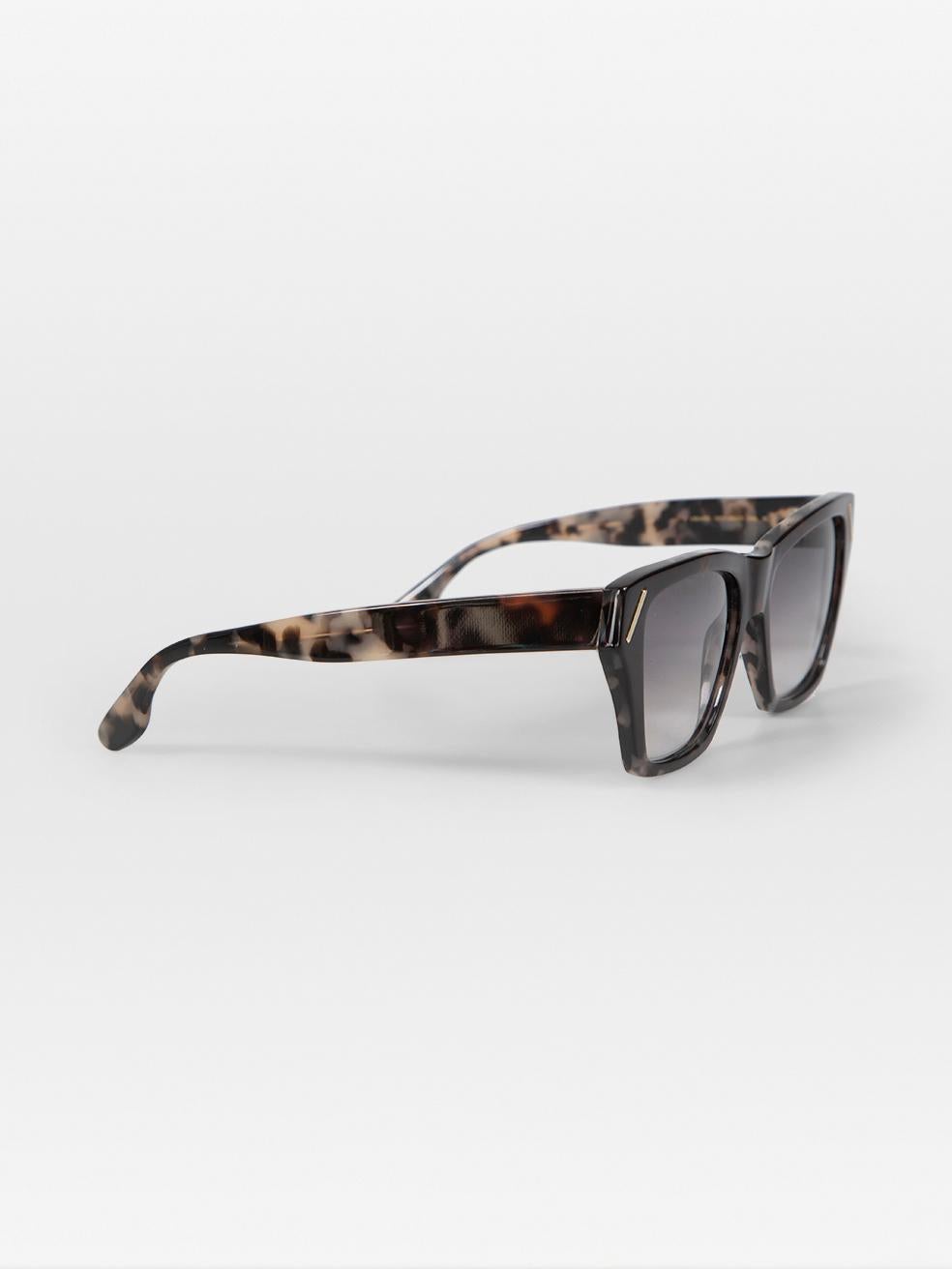 Gray Victoria Beckham Grey Havana Rectangle Sunglasses For Sale