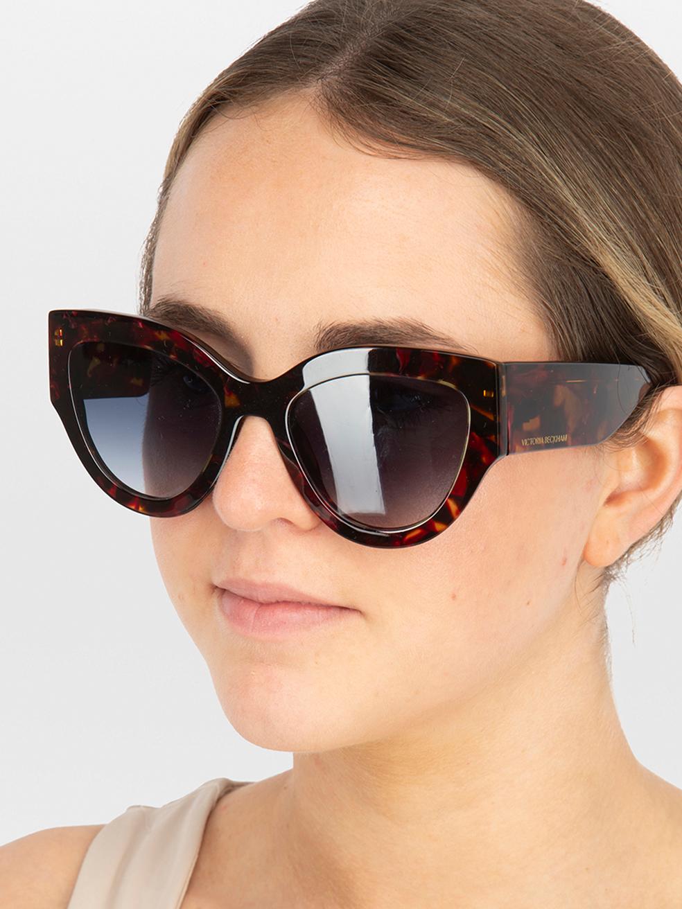CONDITION is New with tags. No visible wear to sunglasses is evident on this new Victoria Beckham designer resale item. This item comes with original packaging.
 

 
 Details
 
 
 VB628S 609
 
 Havana Red
 
 Acetate
 
 Cat eye sunglasses
 
 Blue