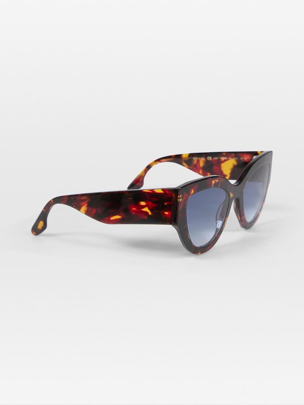 Gray Victoria Beckham Havana Red Cat Eye Gradient Sunglasses For Sale