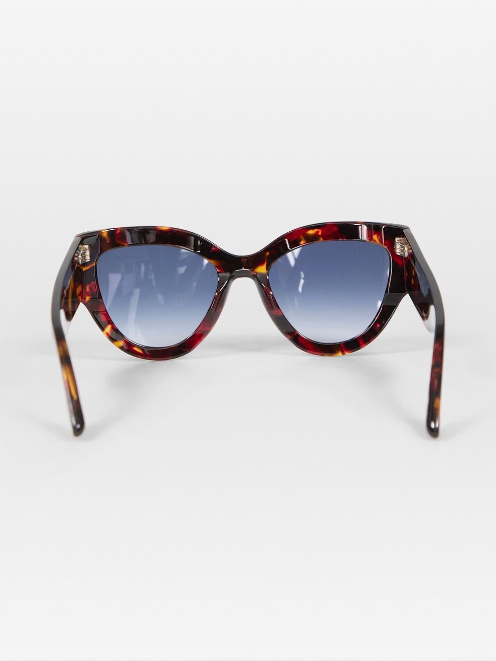 Victoria Beckham Havana Red Cat Eye Gradient Sunglasses In New Condition For Sale In London, GB