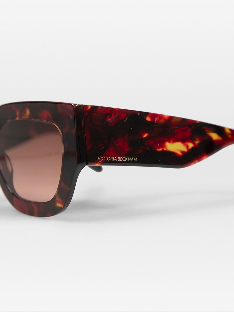 Victoria Beckham Havana Red Gradient Square Sunglasses For Sale 3