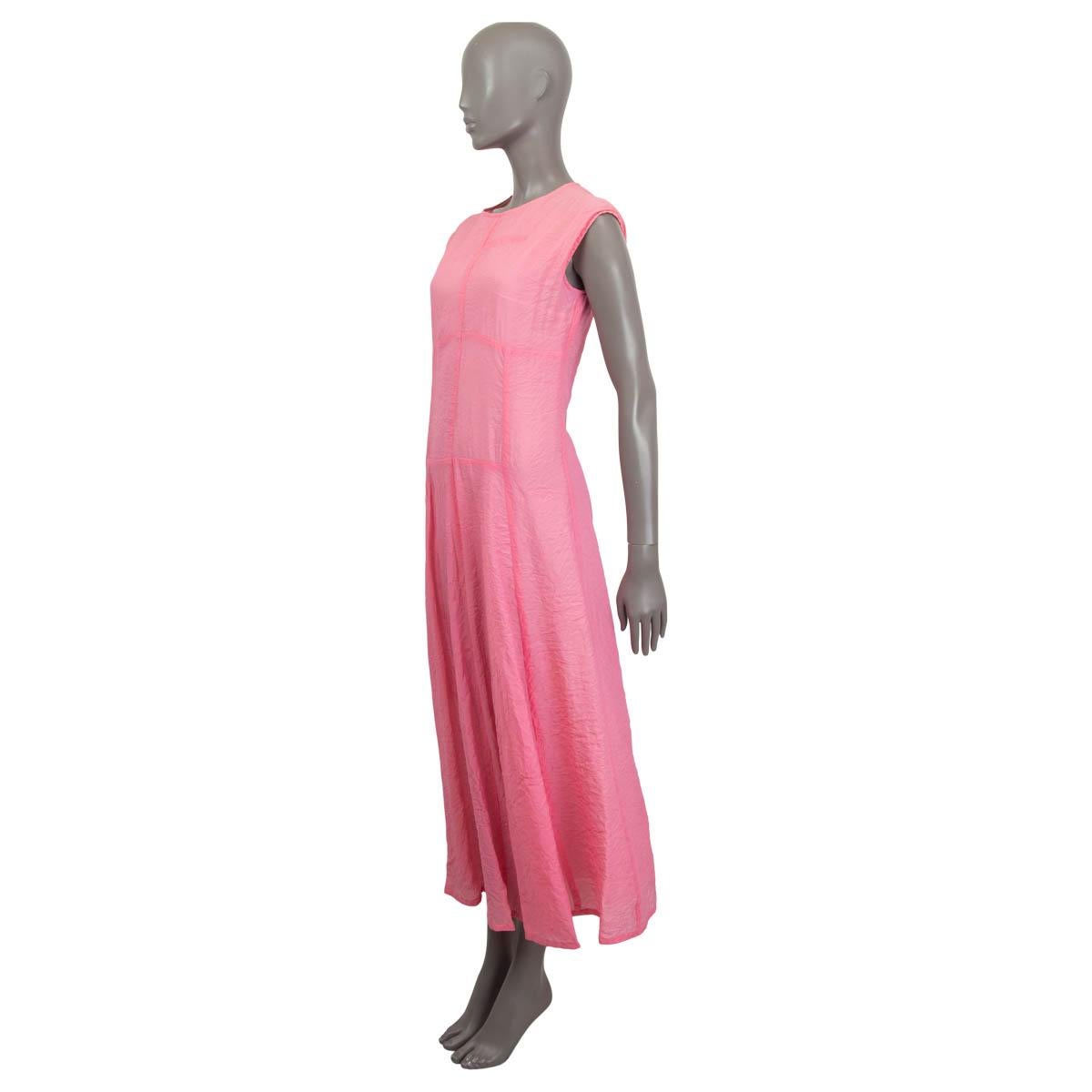 100% authentic Victoria Beckham sleeveless crinkled maxi dress in pink viscose (71%) and polyamide (29%). Opens with a concealed zipper and a hook at the back. Lined in off-white silk (90%) and elastane (10%). Has some faint deodorant stains on the