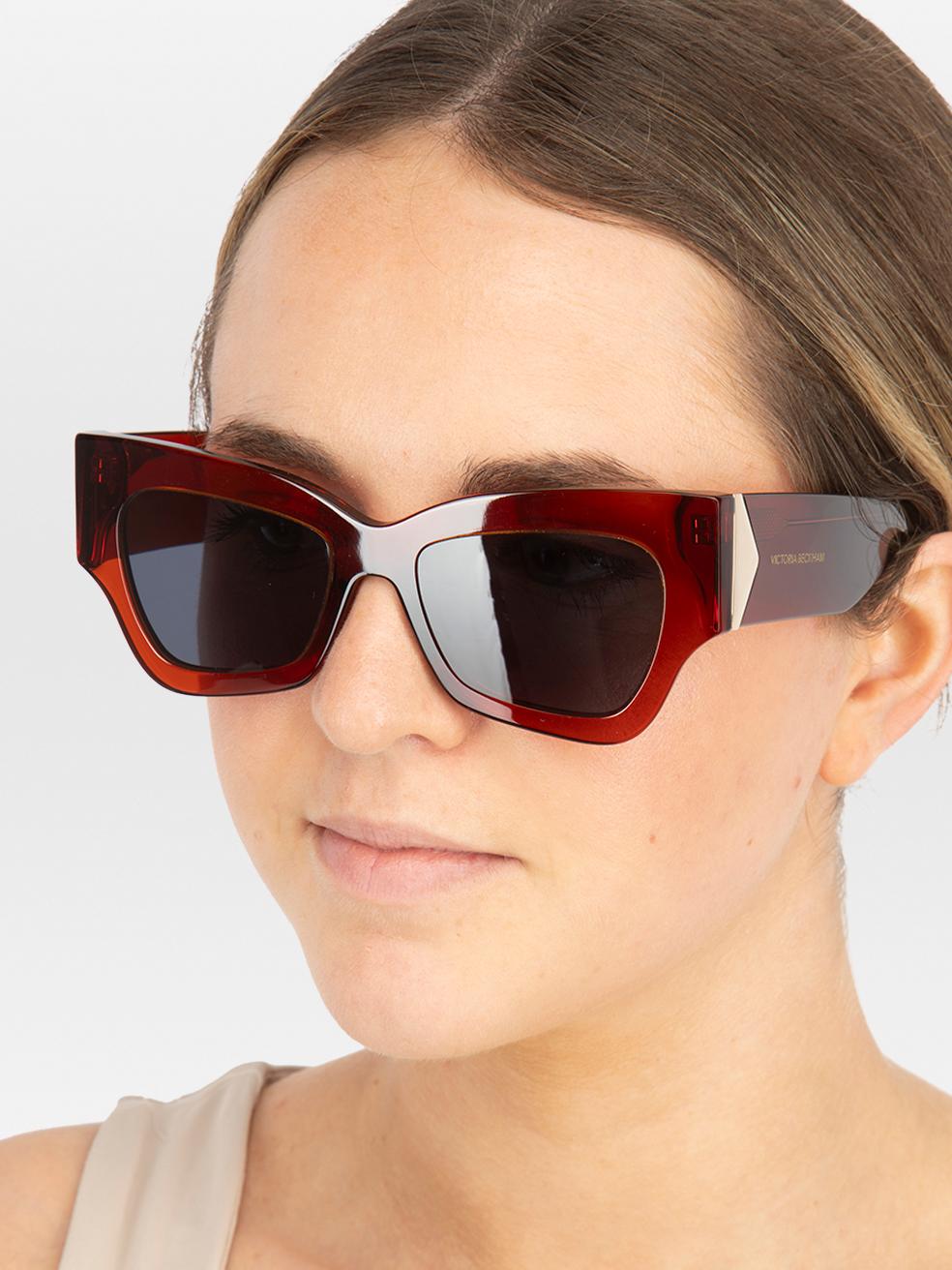 CONDITION is New with tags. No visible wear to sunglasses is evident on this new Victoria Beckham designer resale item. This item comes with original packaging.
 

 
 Details
 
 
 Model: VB662S 610
 
 Red
 
 Acetate
 
 Butterfly sunglasses
 
 Bluish