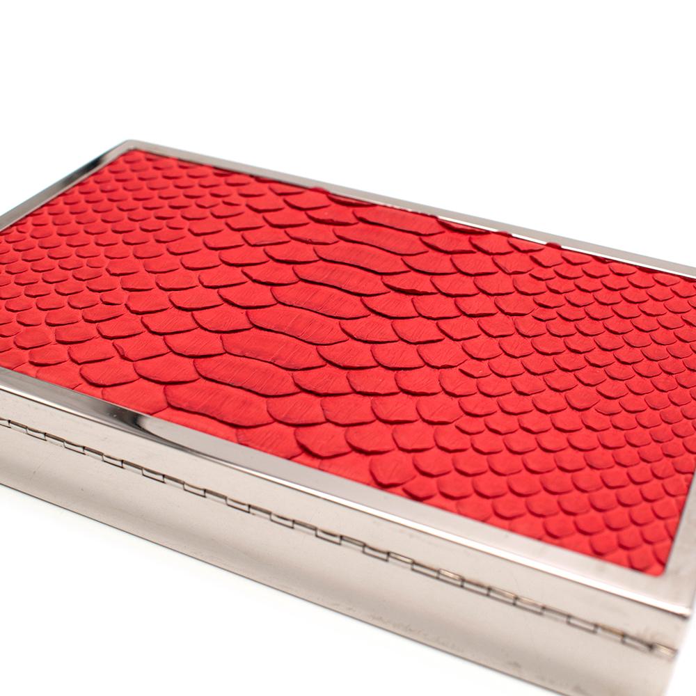 Victoria Beckham Red Python Clutch

- Silver tone hardware
- Red Python Outer 
- Black Suede Lining 
- Internal Slip pocket 
- Magnetic Closure 
- Engraved Branding to outer 

Made in Italy 

Width:20cm
Height:12cm
Depth: 3cm


