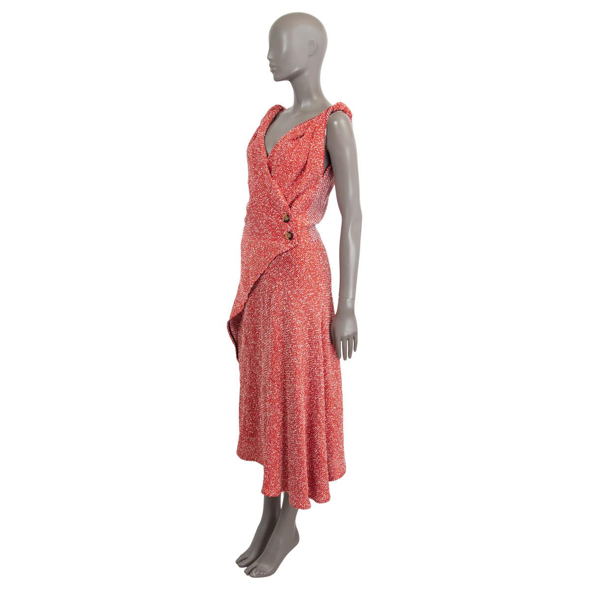100% authentic Victoria Beckham asymmetric tweed wrap midi dress in red, white and black viscose (80%), linen (14%) and polyamide (6%). Features two braun and beige closure buttons on the side. Unlined. Has been worn and is in excellent