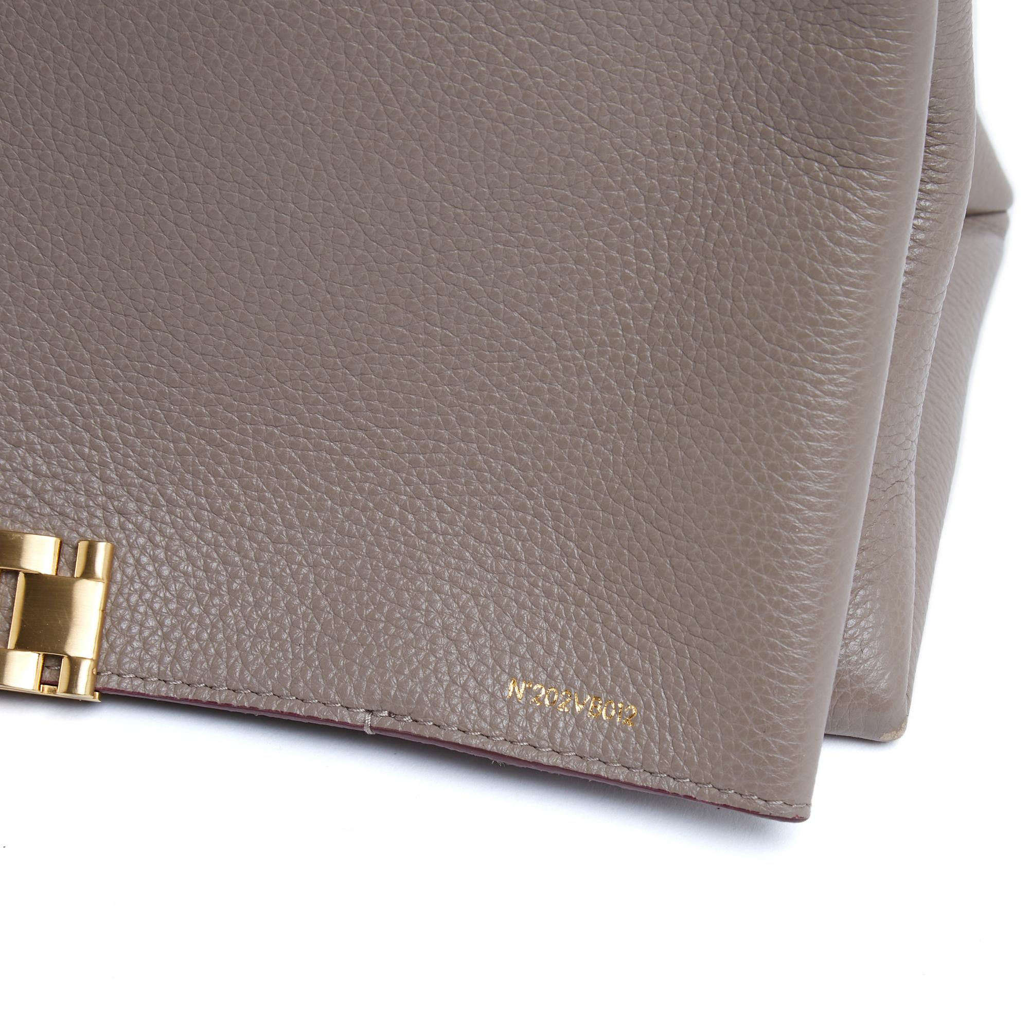 Victoria Beckham Sac étoupe Jumbo taupe Leather Maxi Chain Pouch Shoulder Bag In Excellent Condition For Sale In PARIS, FR