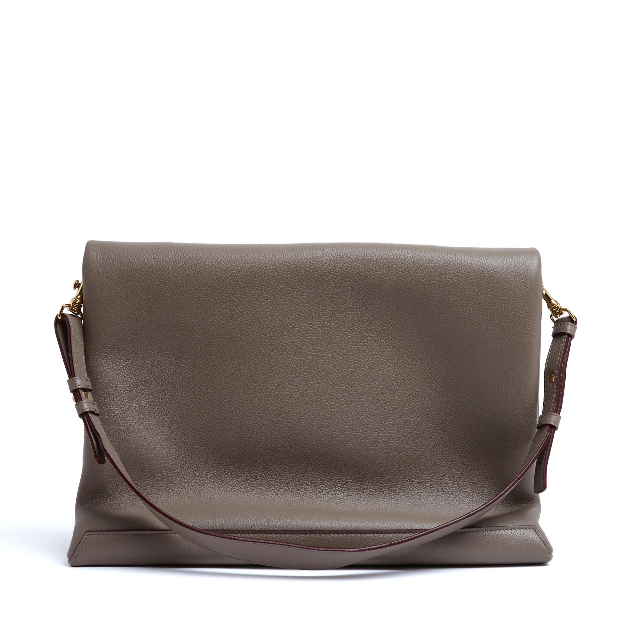 Victoria Beckham Sac étoupe Jumbo taupe Leather Maxi Chain Pouch Shoulder Bag For Sale 1