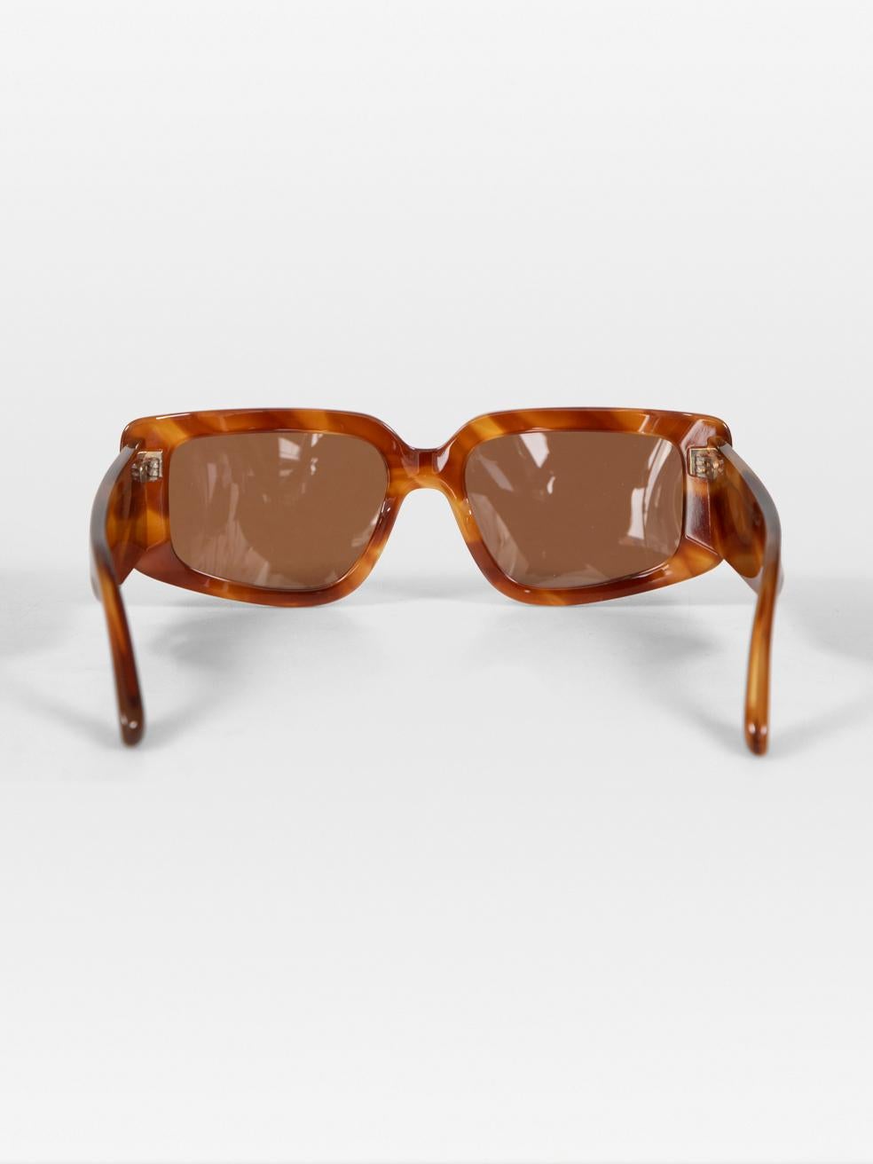 Victoria Beckham Striped Blonde Havana Tinted Sunglasses In New Condition For Sale In London, GB