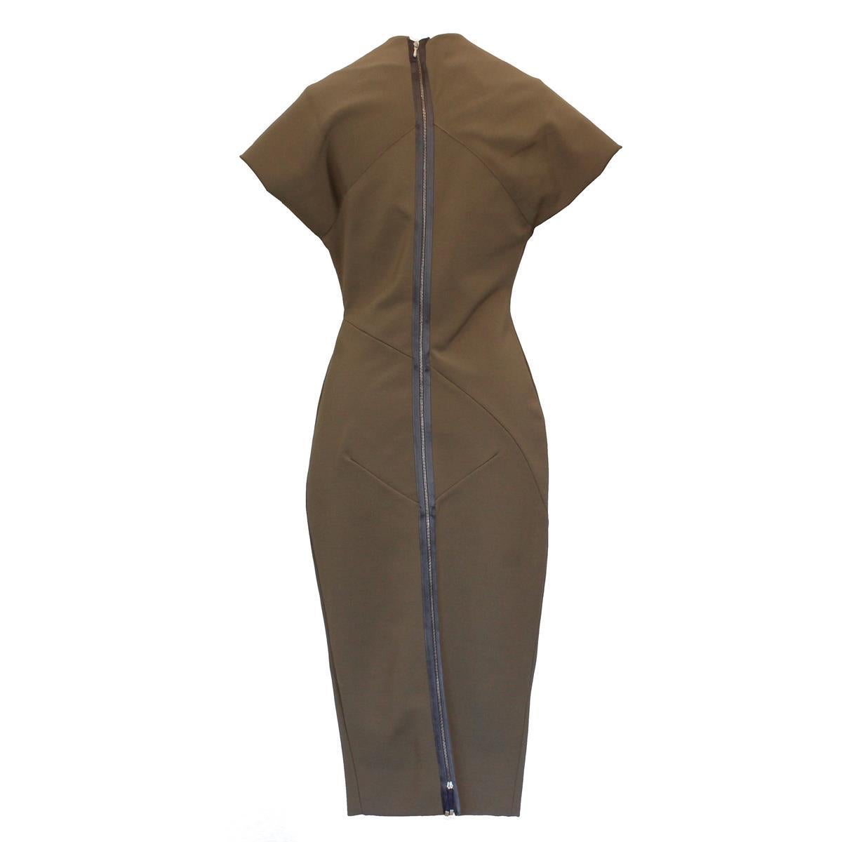 Superb Victoria Beckham dress
Viscose (86%) polyamide (10%) and elastane (4%)
Tobacco color
Sleeveless
Back zip closure
Total length cm 108 (42.5 inches)
Original price € 1500
Worldwide express shipping included in the price !