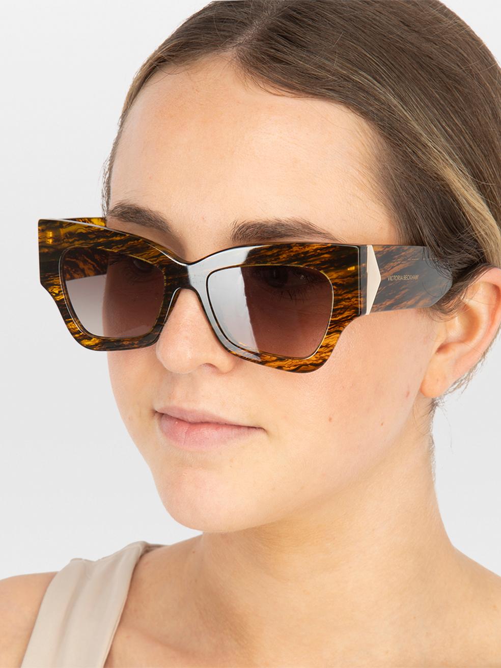 CONDITION is New with tags. No visible wear to sunglasses is evident on this new Victoria Beckham designer resale item. This item comes with original packaging.
 

 
 Details
 
 
 Model: VB662S 736
 
 Translucent Horn
 
 Acetate
 
 Butterfly