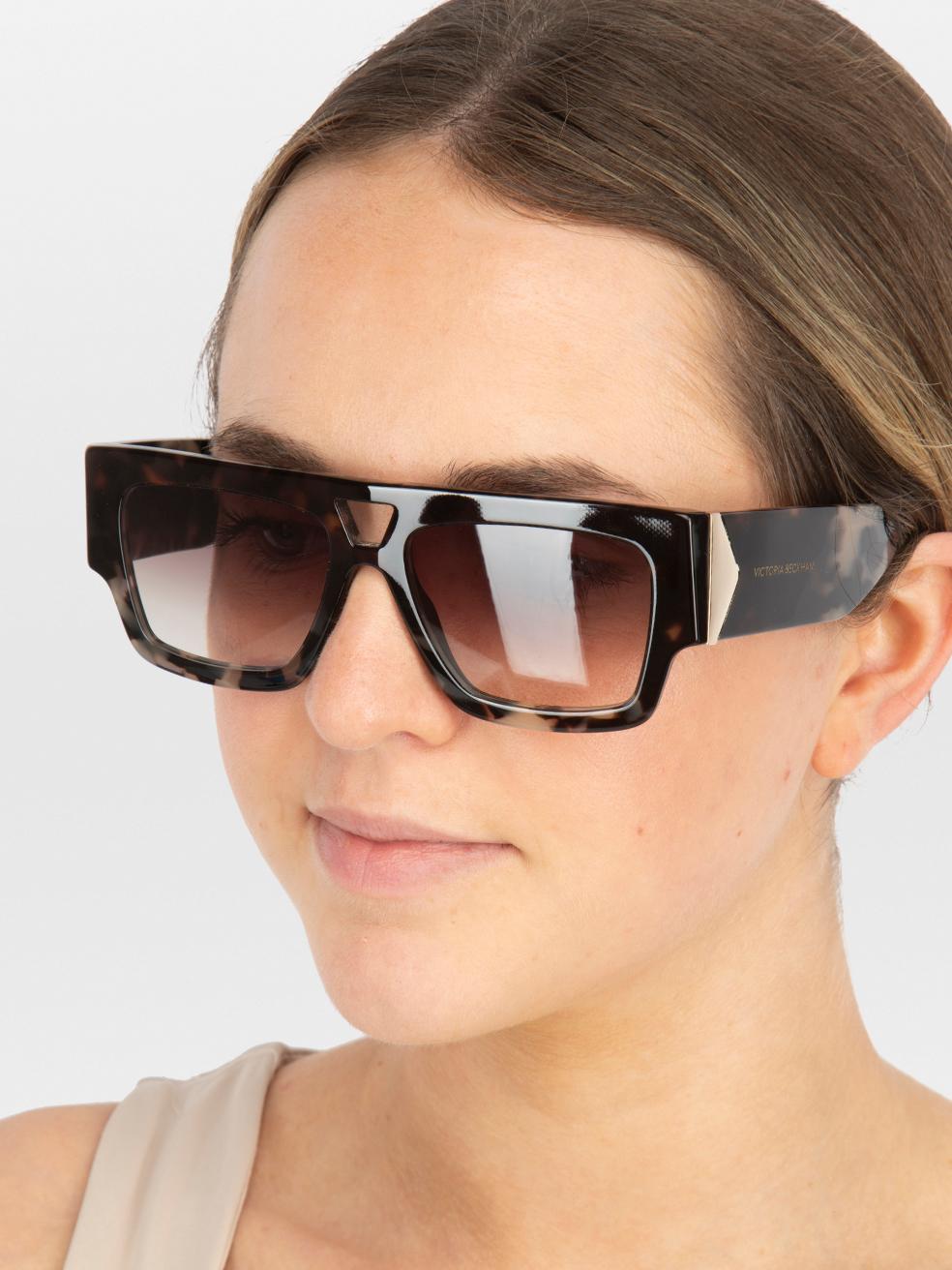 CONDITION is New with tags. No visible wear to sunglasses is evident on this new Victoria Beckham designer resale item. This item comes with original packaging.
 

 
 Details
 
 
 Model: VB651S 062
 
 Vintage Grey Havana
 
 Acetate
 
 Square