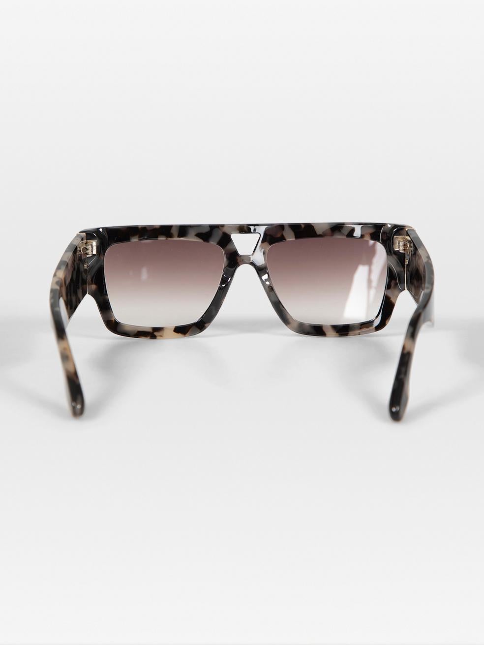 Women's Victoria Beckham Vintage Grey Havana Square Sunglasses For Sale