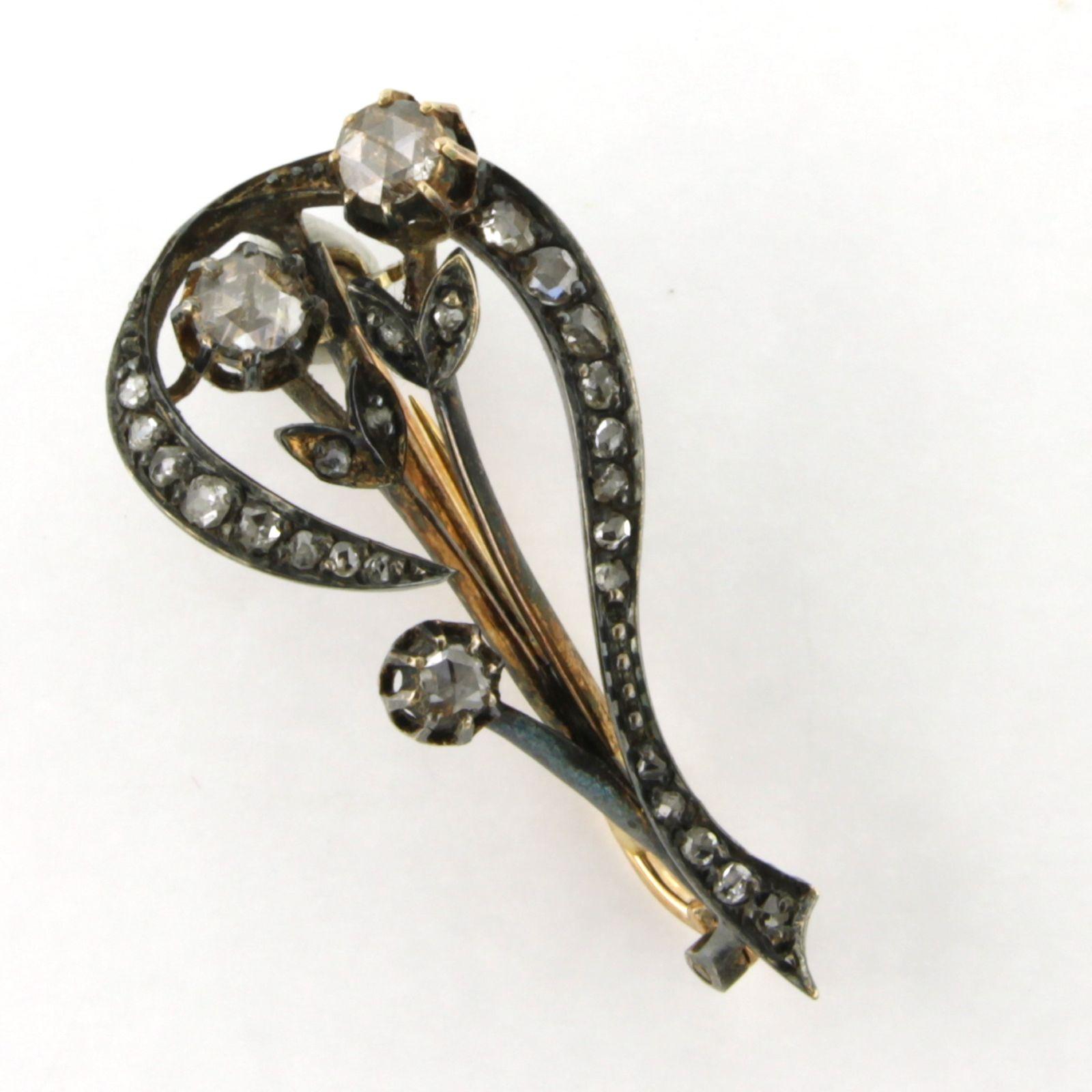 Taille rose Broche Victoria avec diamants taillés en rose jusqu'à 0,40 carat, or jaune 14 carats et argent en vente