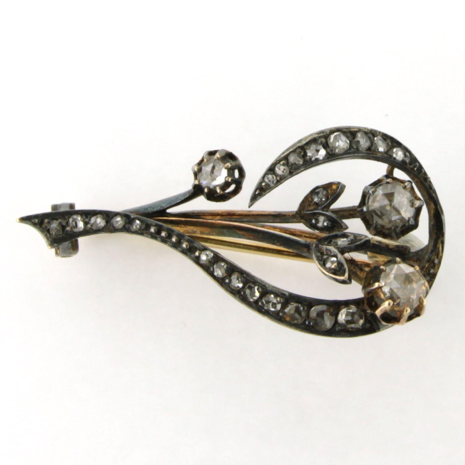Broche Victoria avec diamants taillés en rose jusqu'à 0,40 carat, or jaune 14 carats et argent Pour femmes en vente