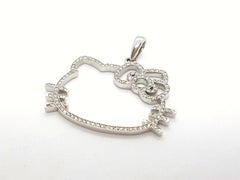 Victoria Casal Collier pendentif Hello Kitty en or blanc et diamants